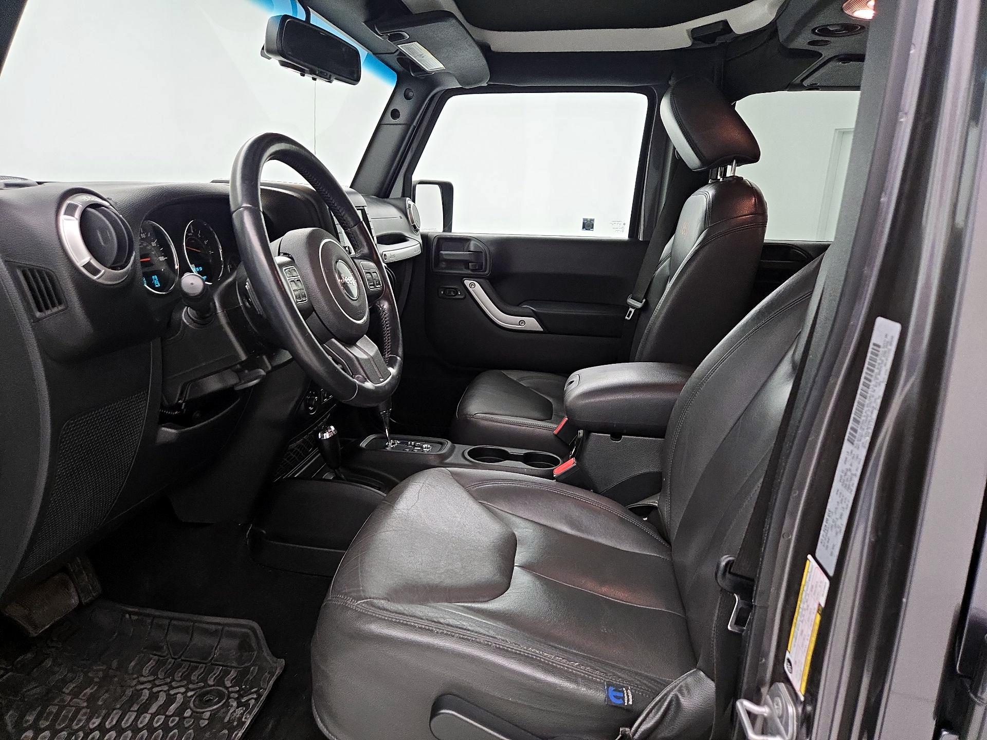 Thumbnail: 2016 Jeep Wrangler - 11