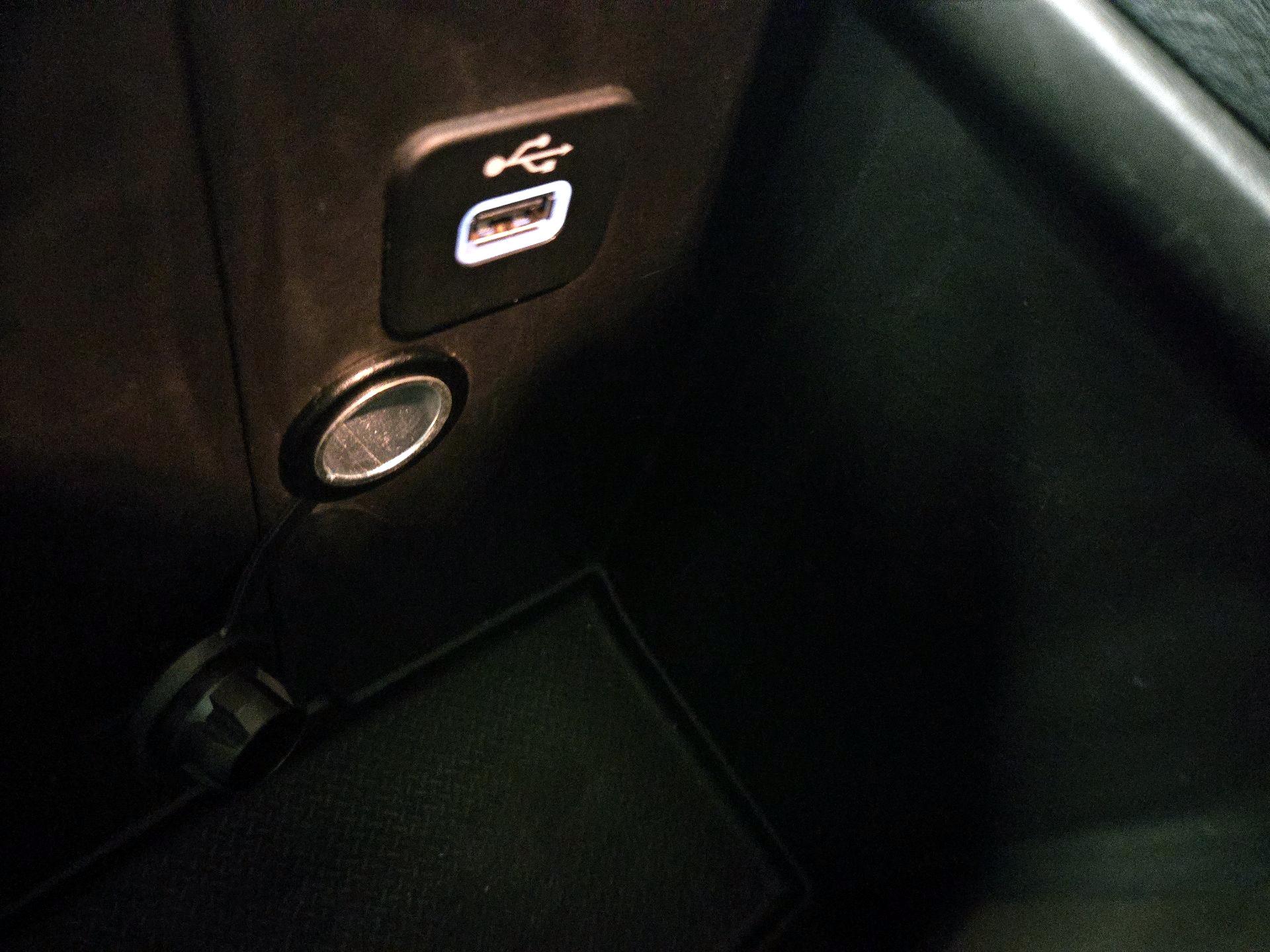 Thumbnail: 2016 Jeep Wrangler - 15