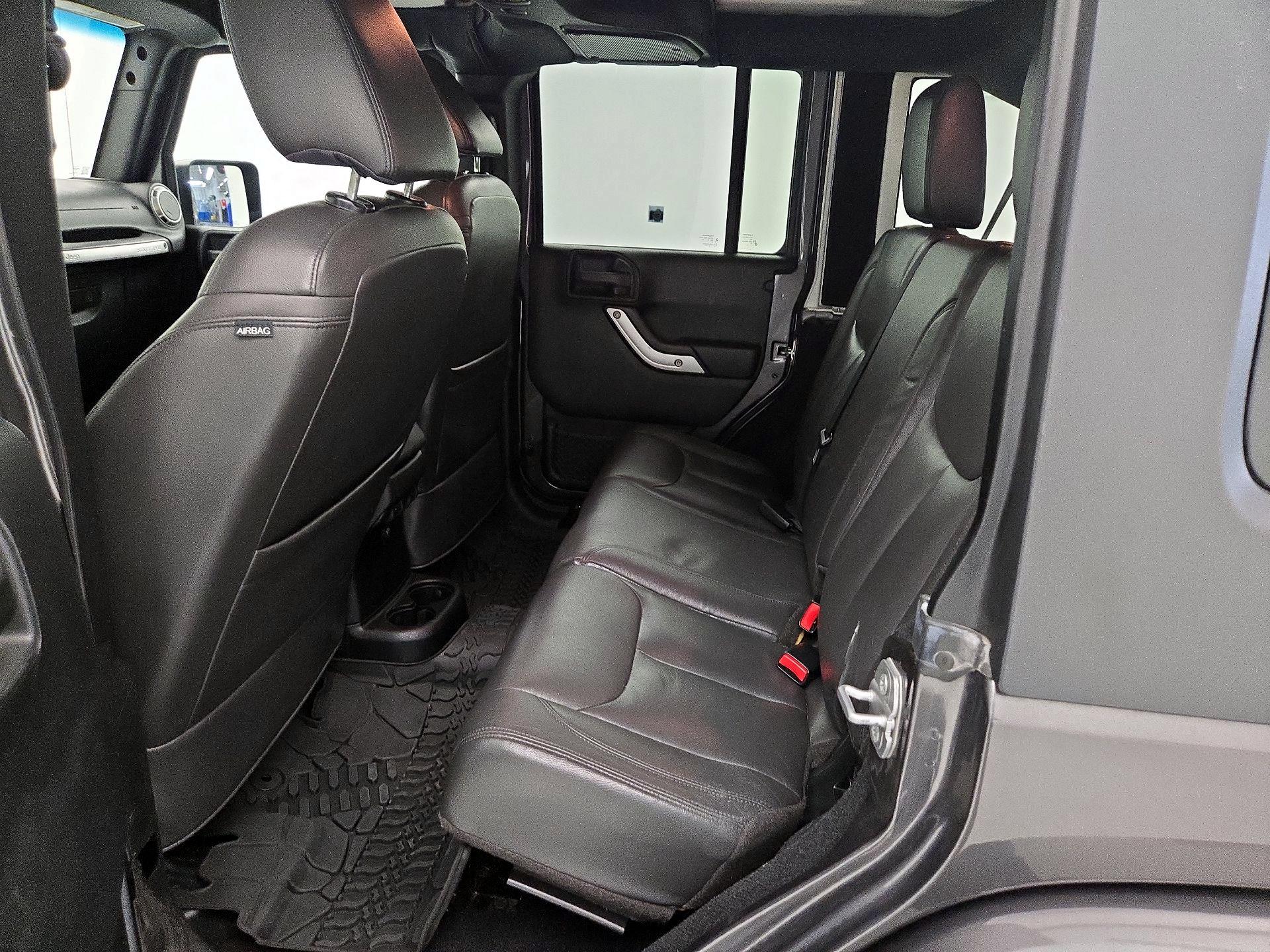 Thumbnail: 2016 Jeep Wrangler - 16