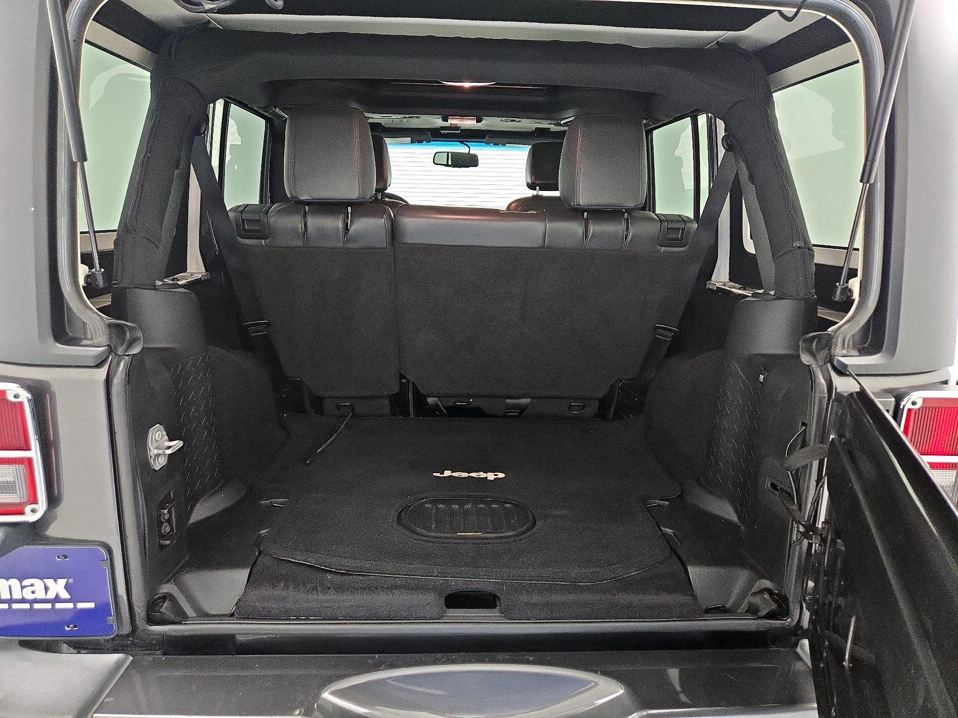 Thumbnail: 2016 Jeep Wrangler - 17