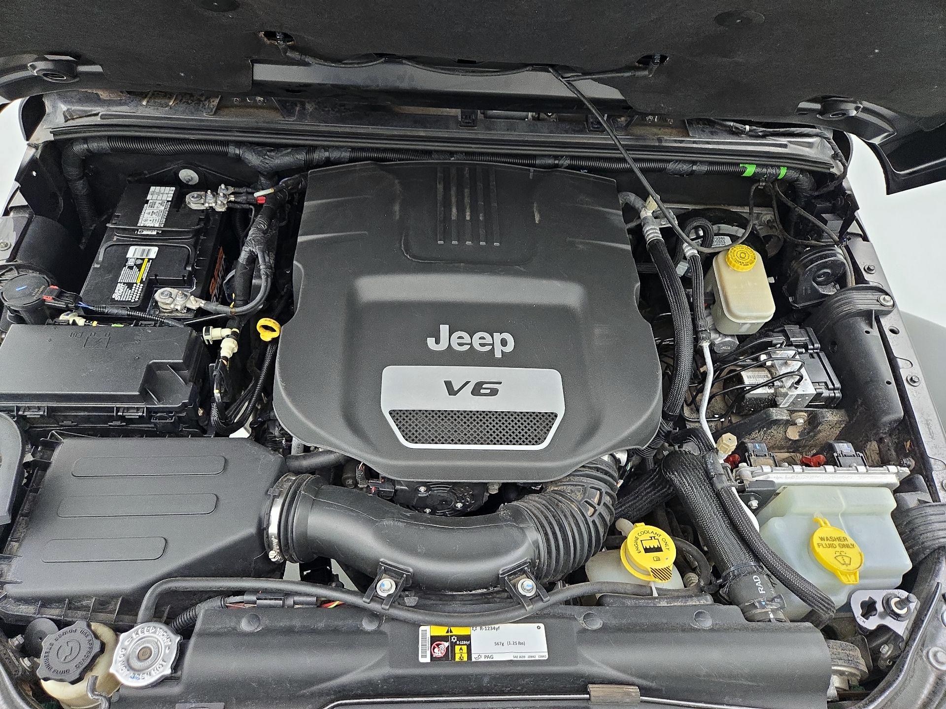 Thumbnail: 2016 Jeep Wrangler - 18