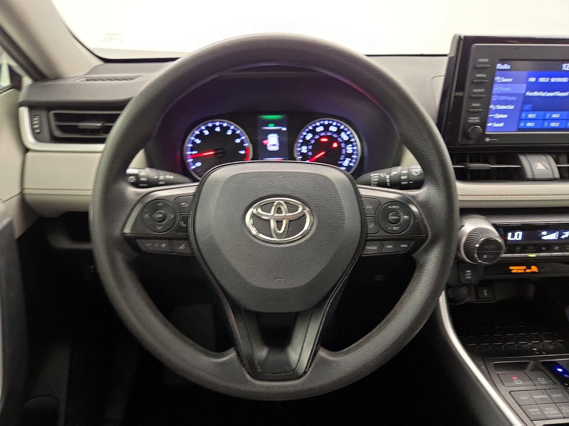 Thumbnail: 2021 Toyota RAV4 - 10