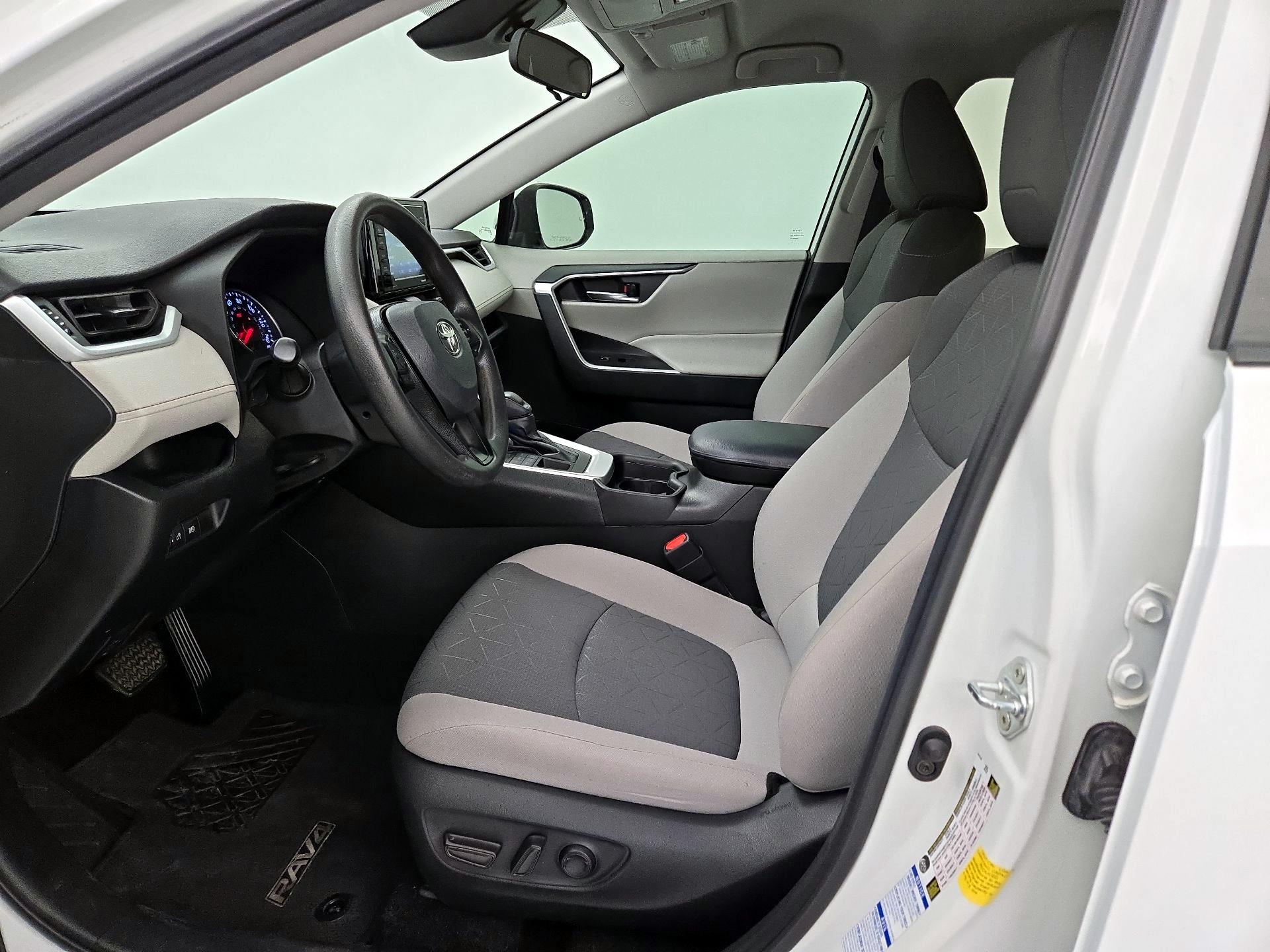 Thumbnail: 2021 Toyota RAV4 - 11