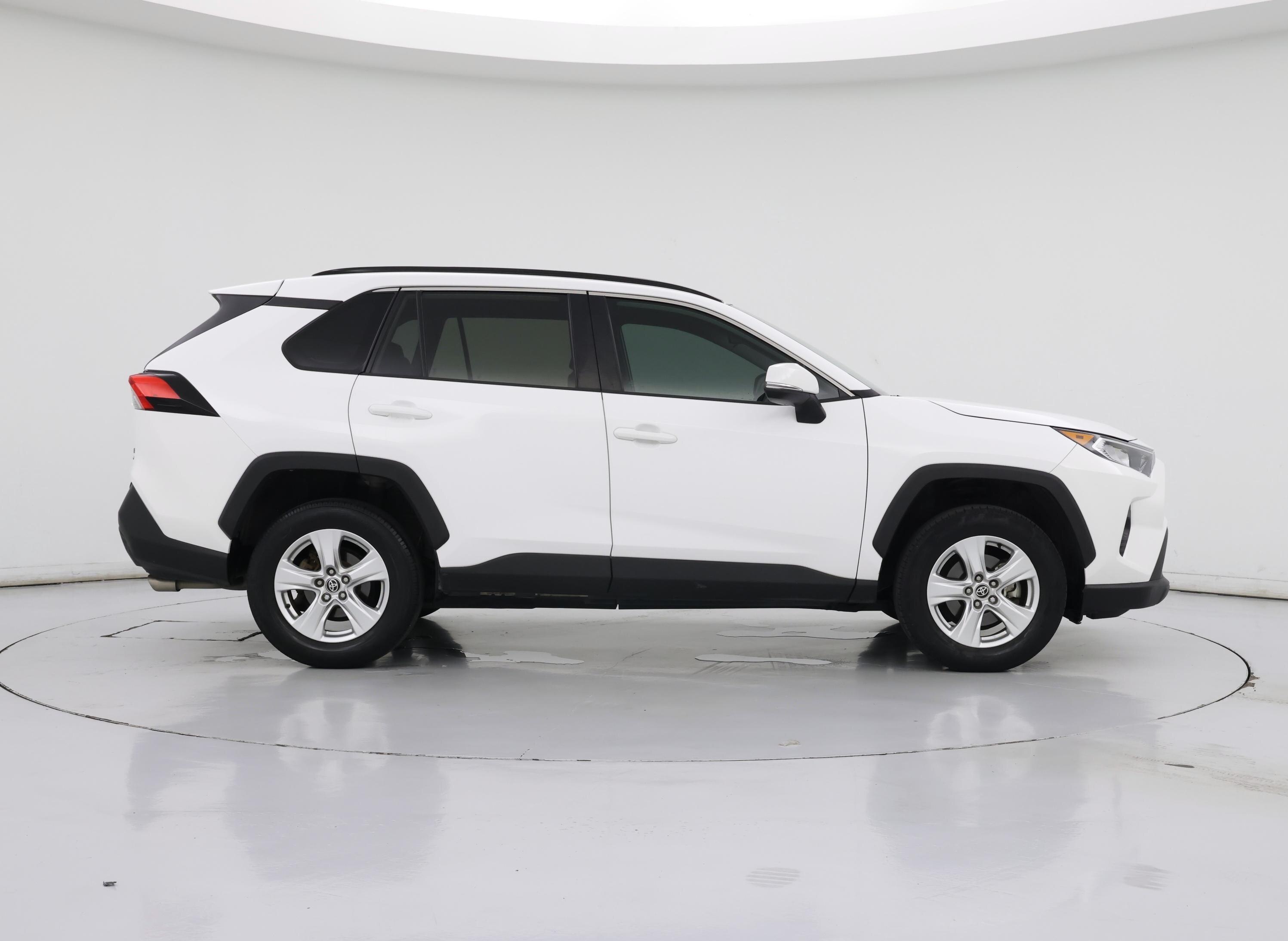 Thumbnail: 2021 Toyota RAV4 - 7