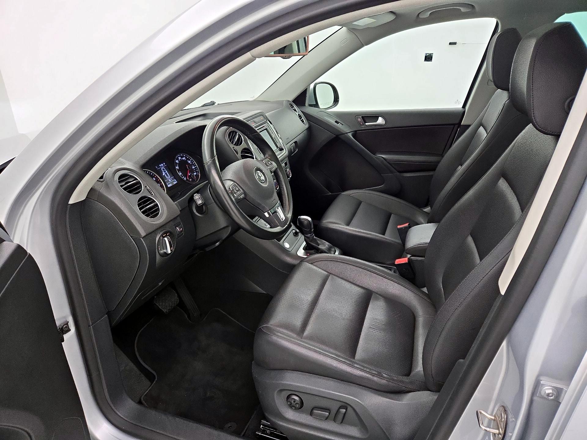 Thumbnail: 2016 Volkswagen Tiguan - 11