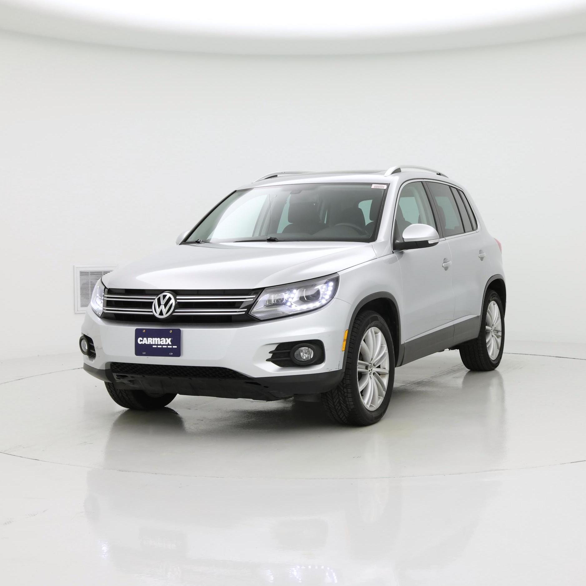 Thumbnail: 2016 Volkswagen Tiguan - 4