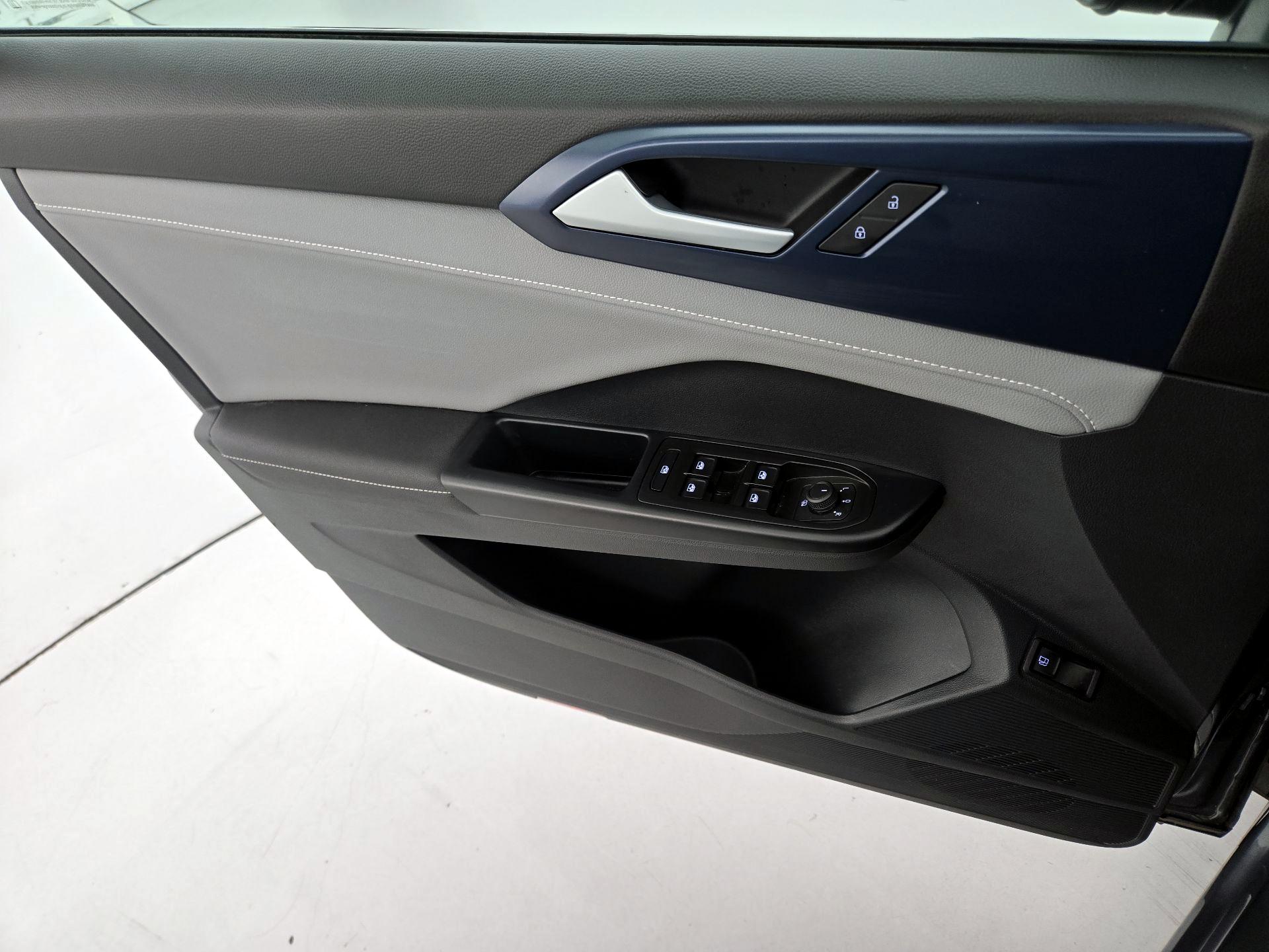 Thumbnail: 2024 Volkswagen Taos - 12