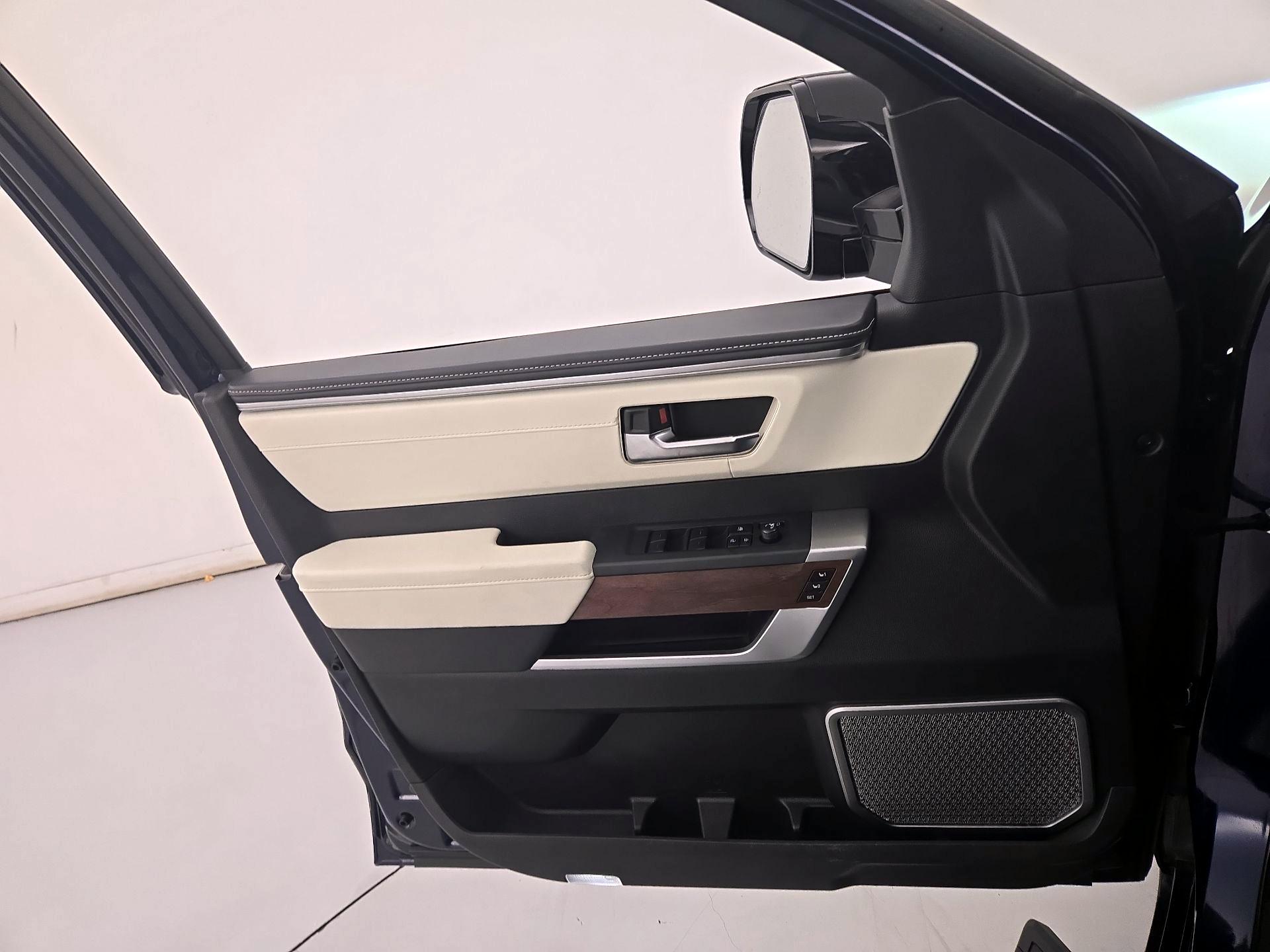 Thumbnail: 2022 Toyota Tundra - 12