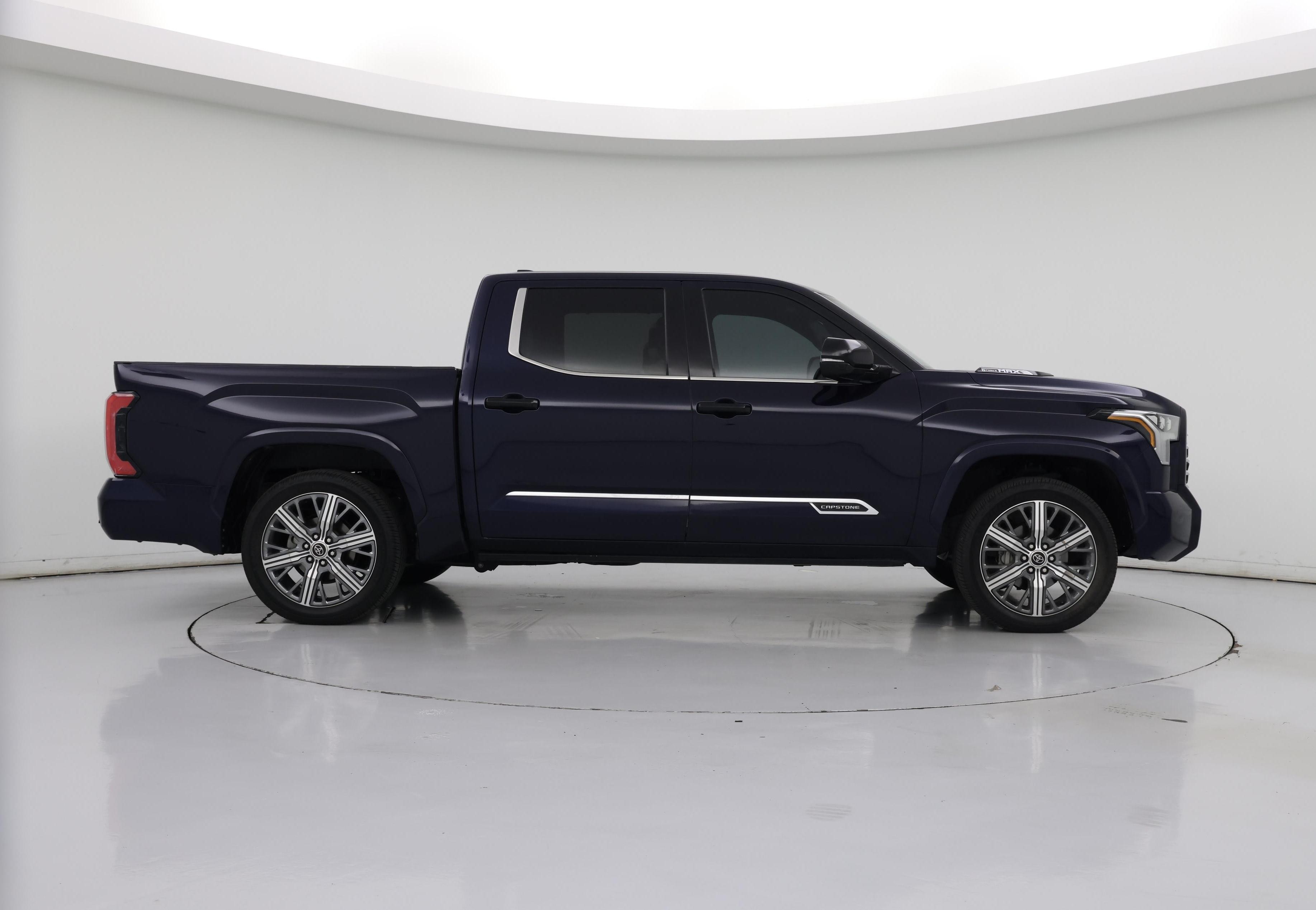 Thumbnail: 2022 Toyota Tundra - 7