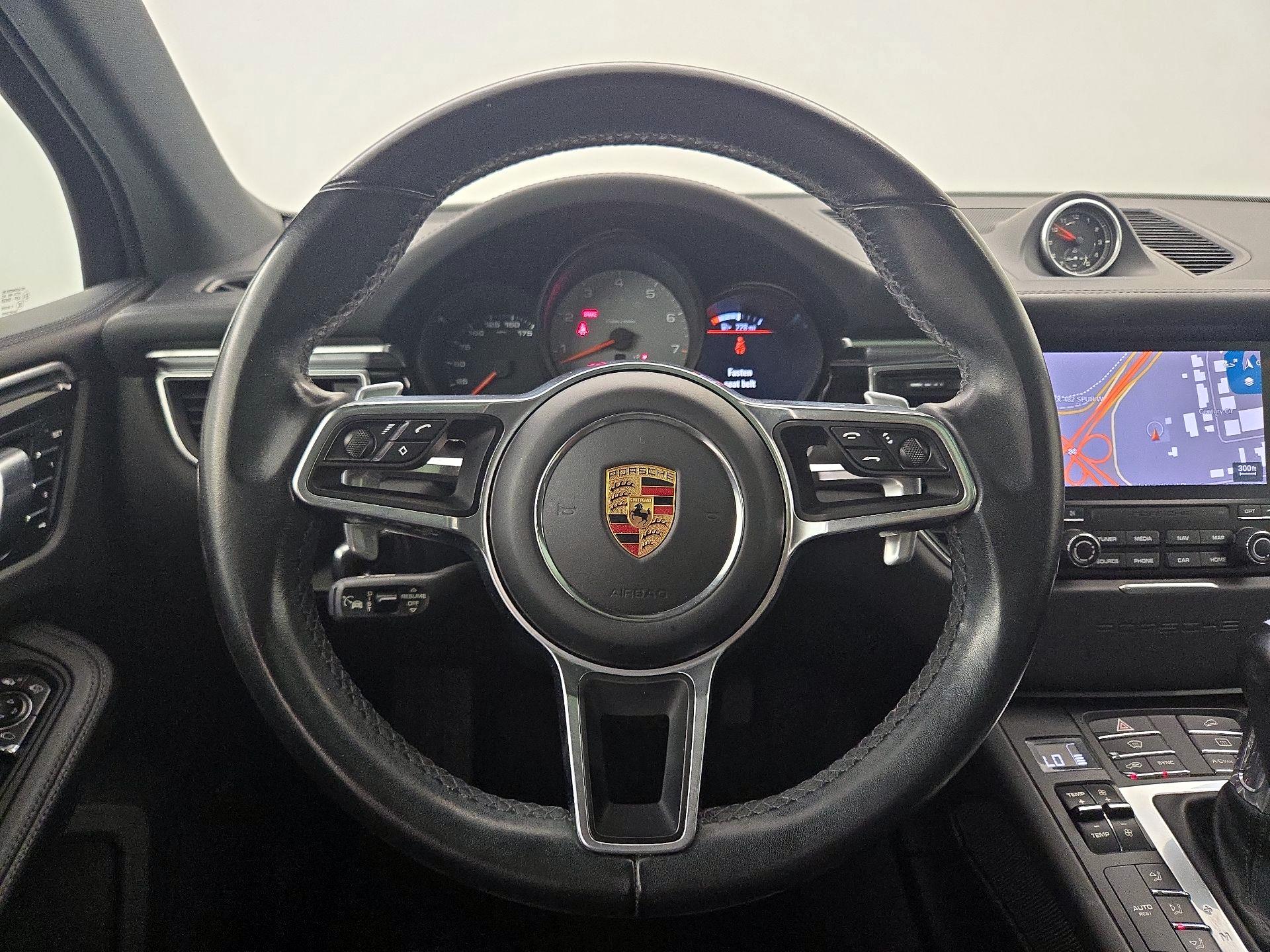 Thumbnail: 2018 Porsche Macan - 10