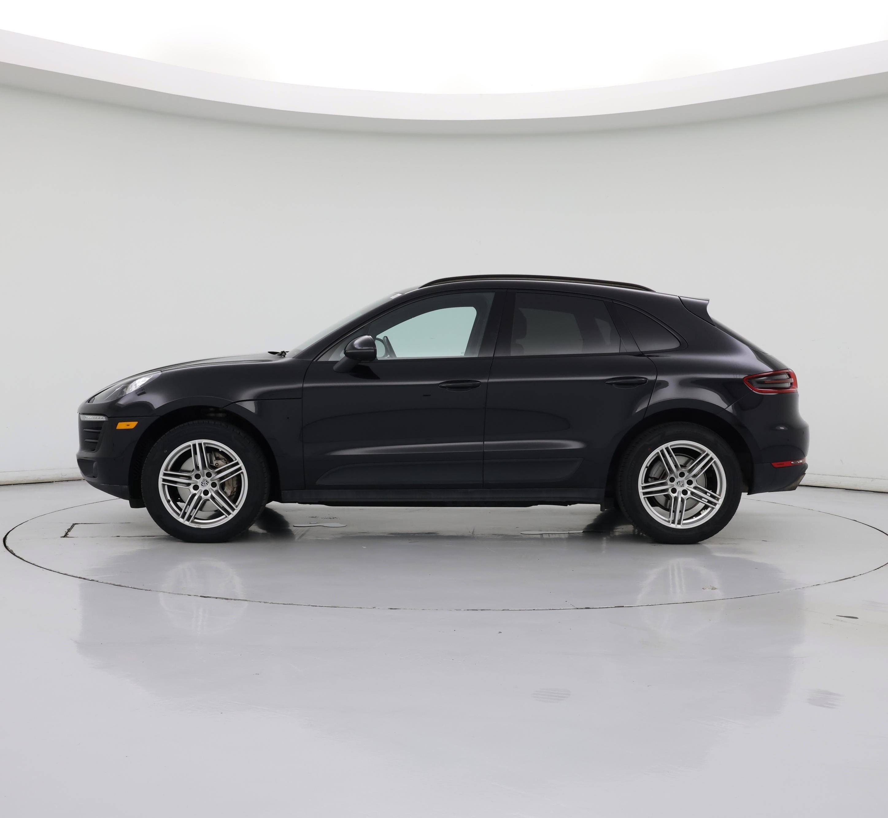 Thumbnail: 2018 Porsche Macan - 3