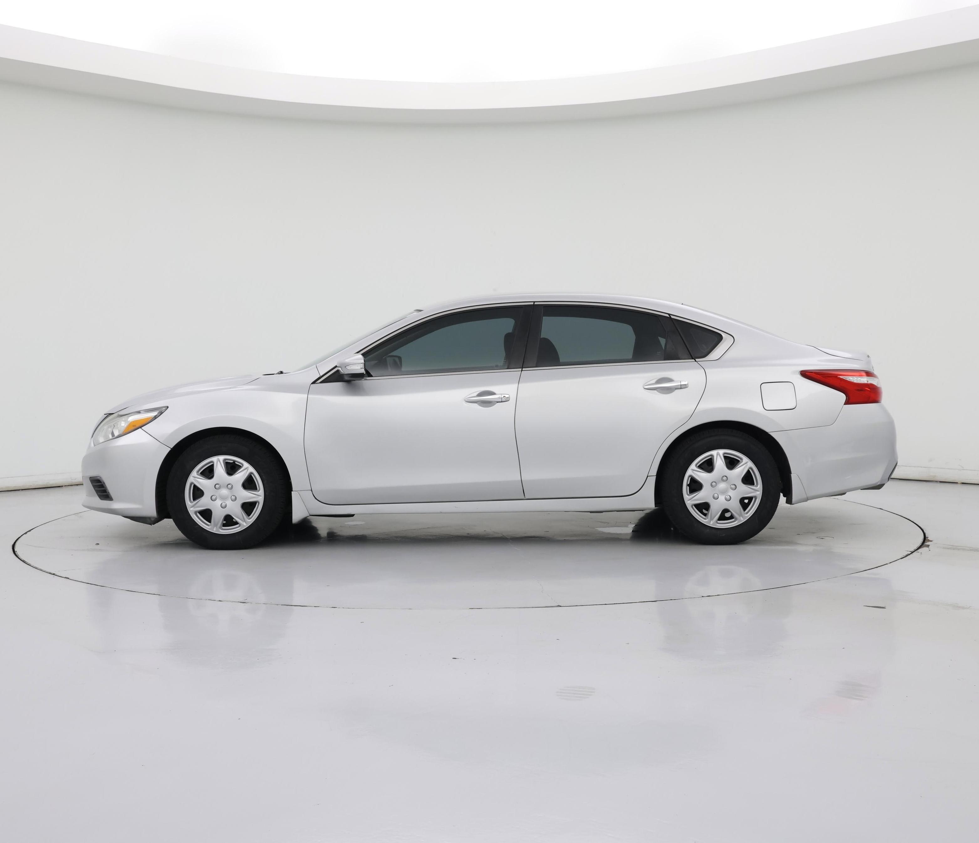 Thumbnail: 2017 Nissan Altima - 3
