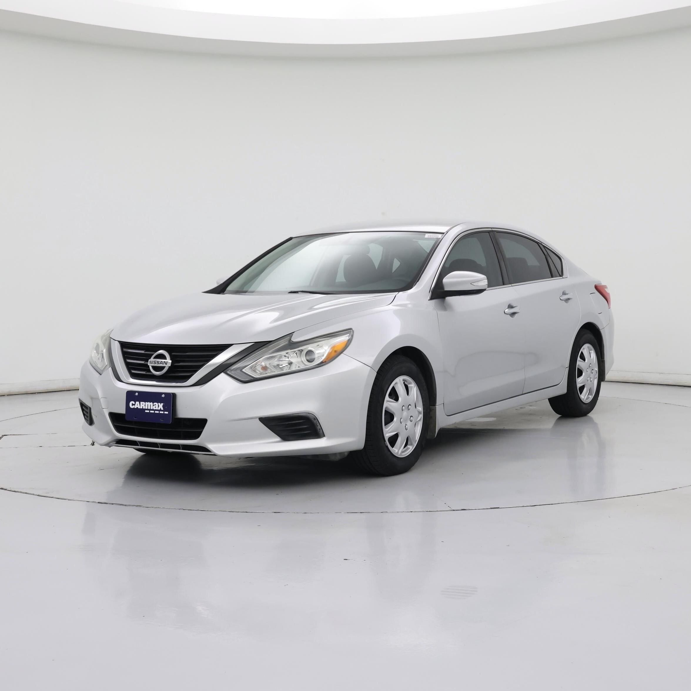 Thumbnail: 2017 Nissan Altima - 4