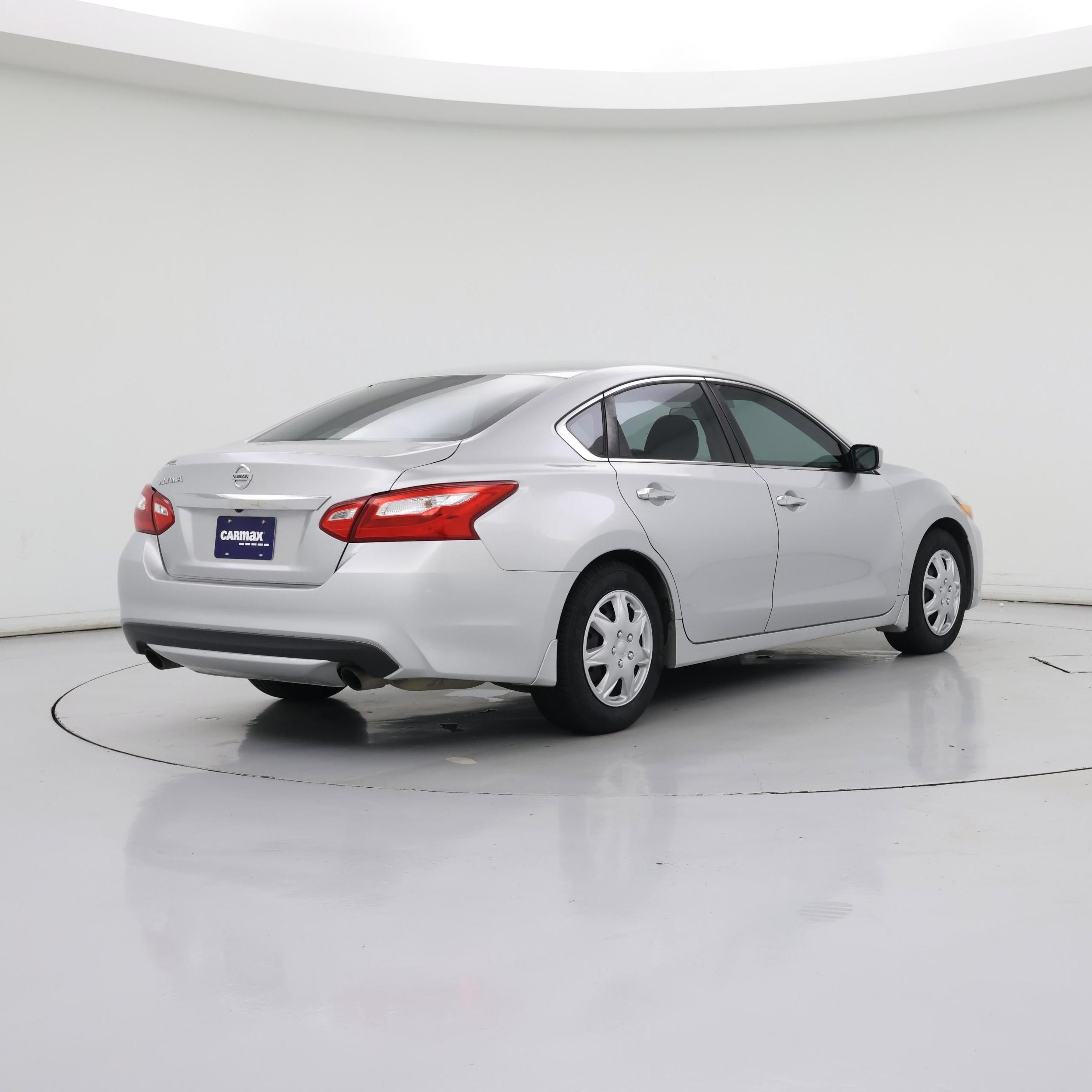Thumbnail: 2017 Nissan Altima - 8