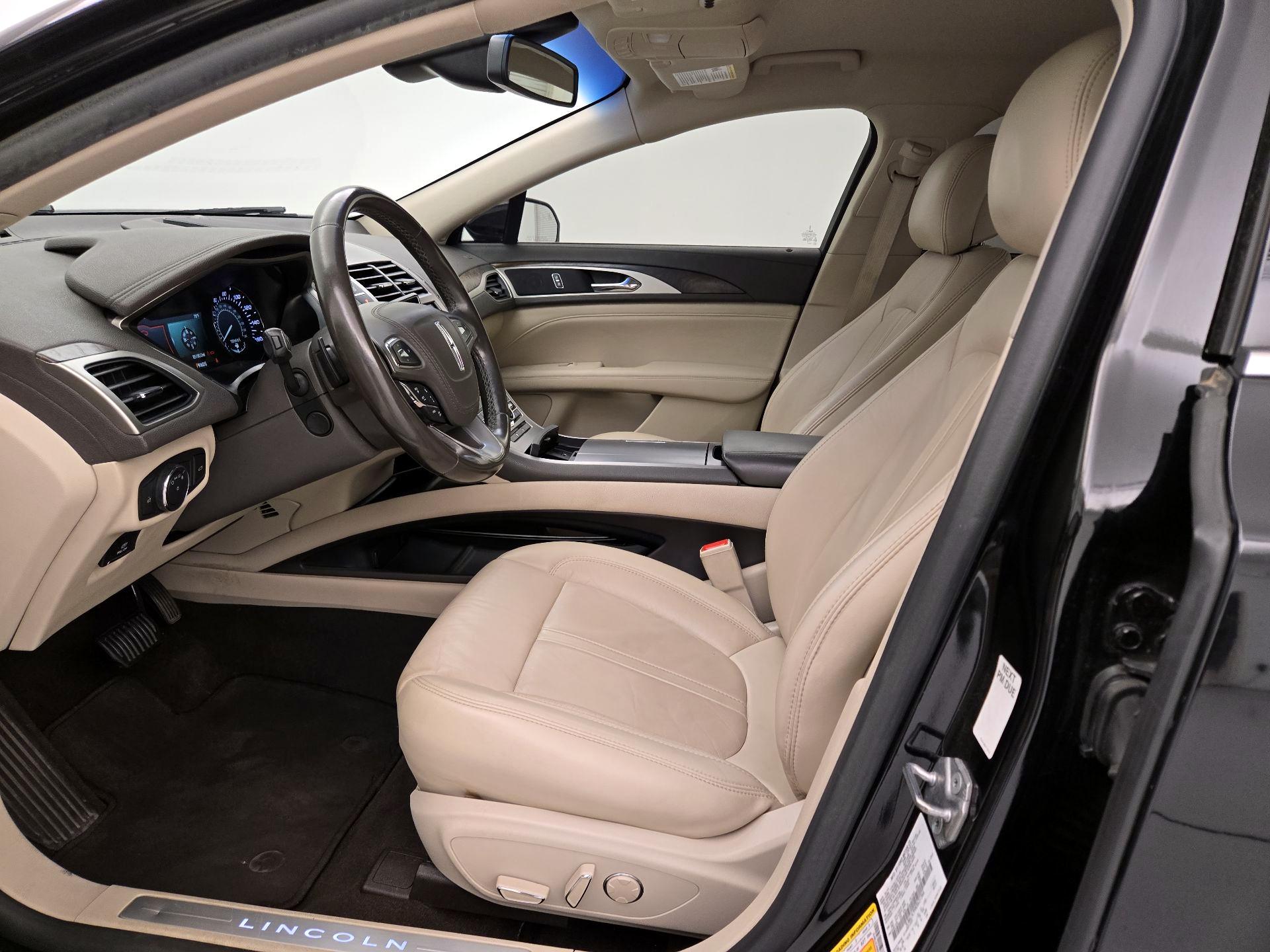 Thumbnail: 2019 Lincoln MKZ - 11