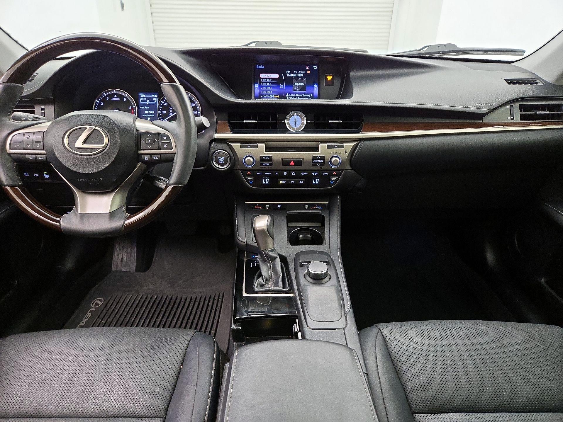 Thumbnail: 2017 Lexus ES - 9