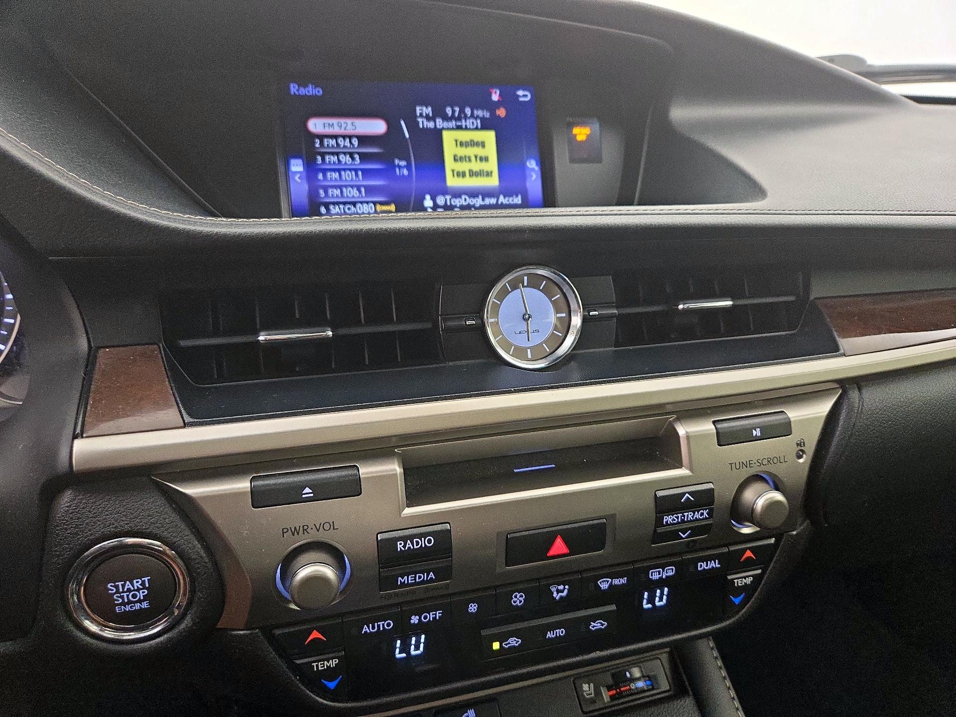Thumbnail: 2017 Lexus ES - 15