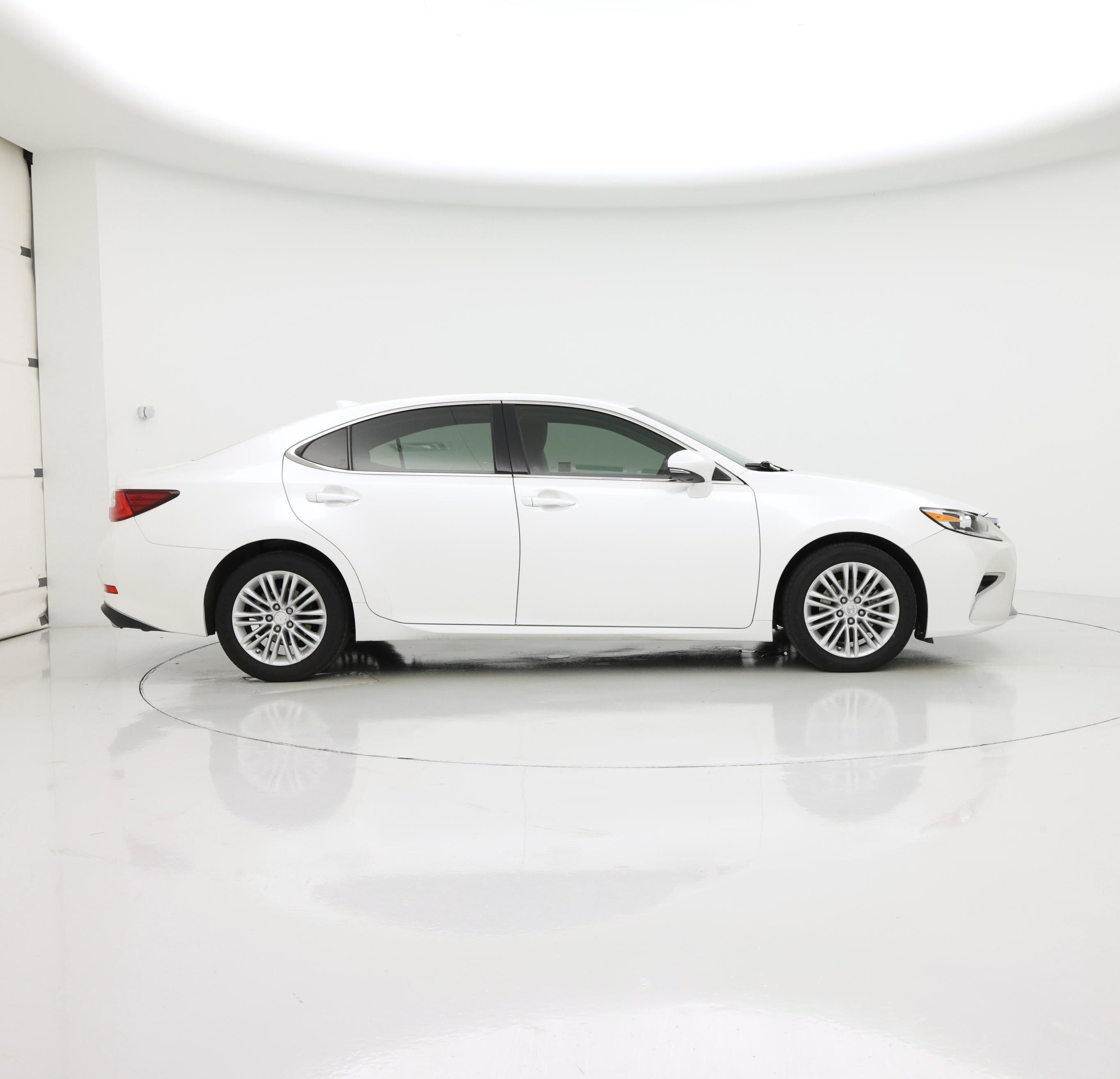 Thumbnail: 2017 Lexus ES - 7