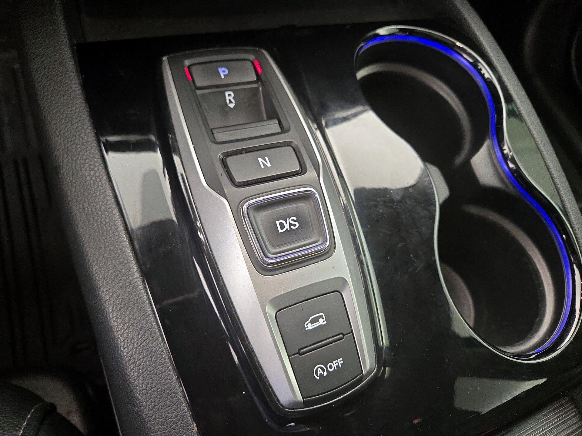 Thumbnail: 2017 Honda Pilot - 17