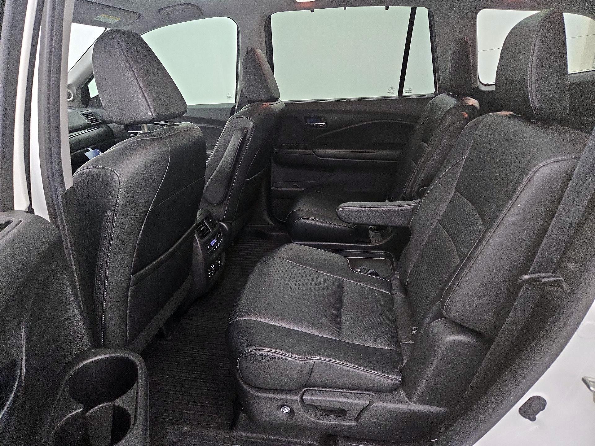 Thumbnail: 2017 Honda Pilot - 20