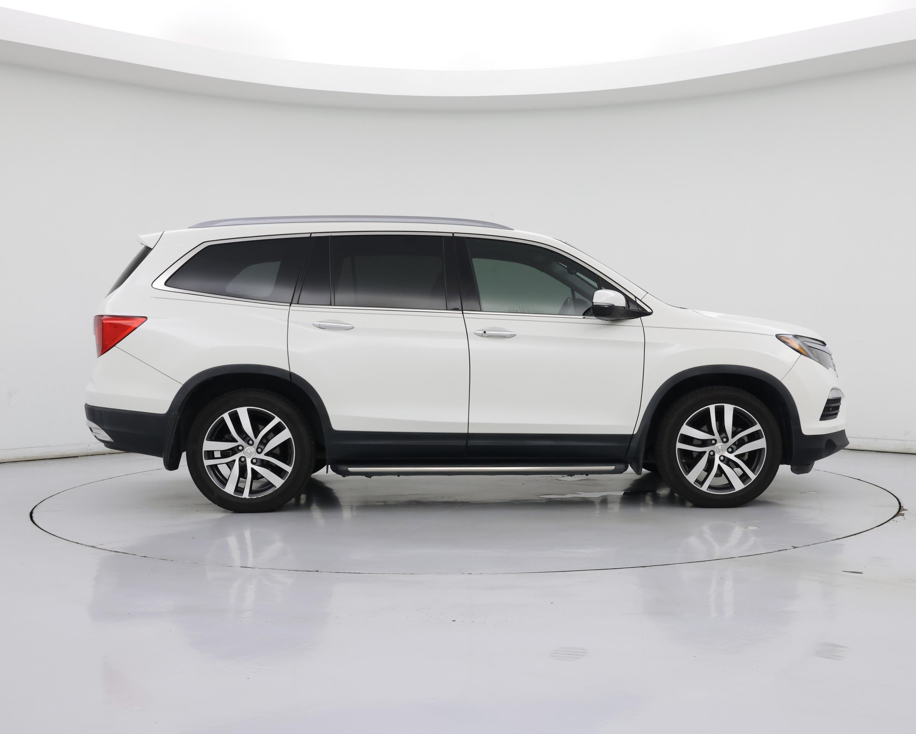 Thumbnail: 2017 Honda Pilot - 7