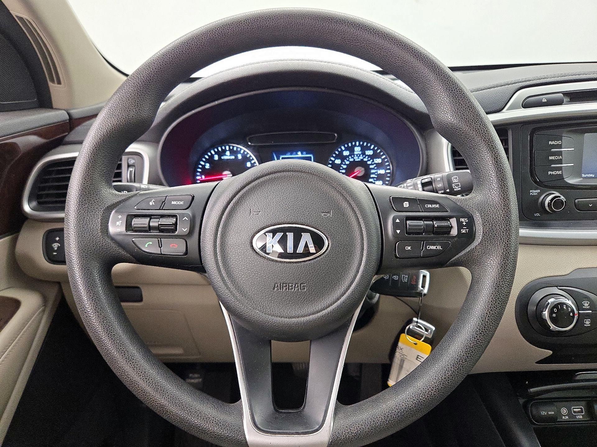 Thumbnail: 2017 Kia Sorento - 10