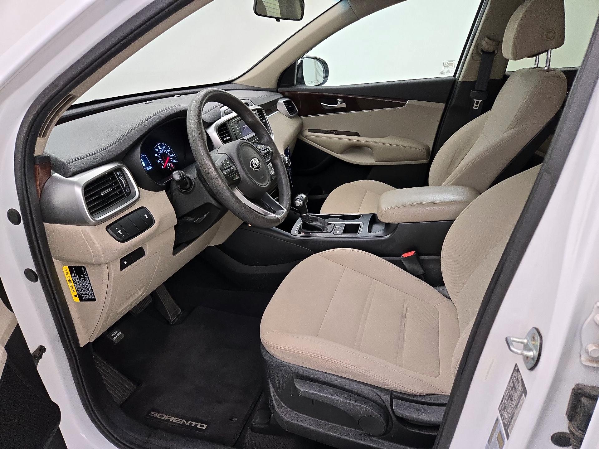 Thumbnail: 2017 Kia Sorento - 11