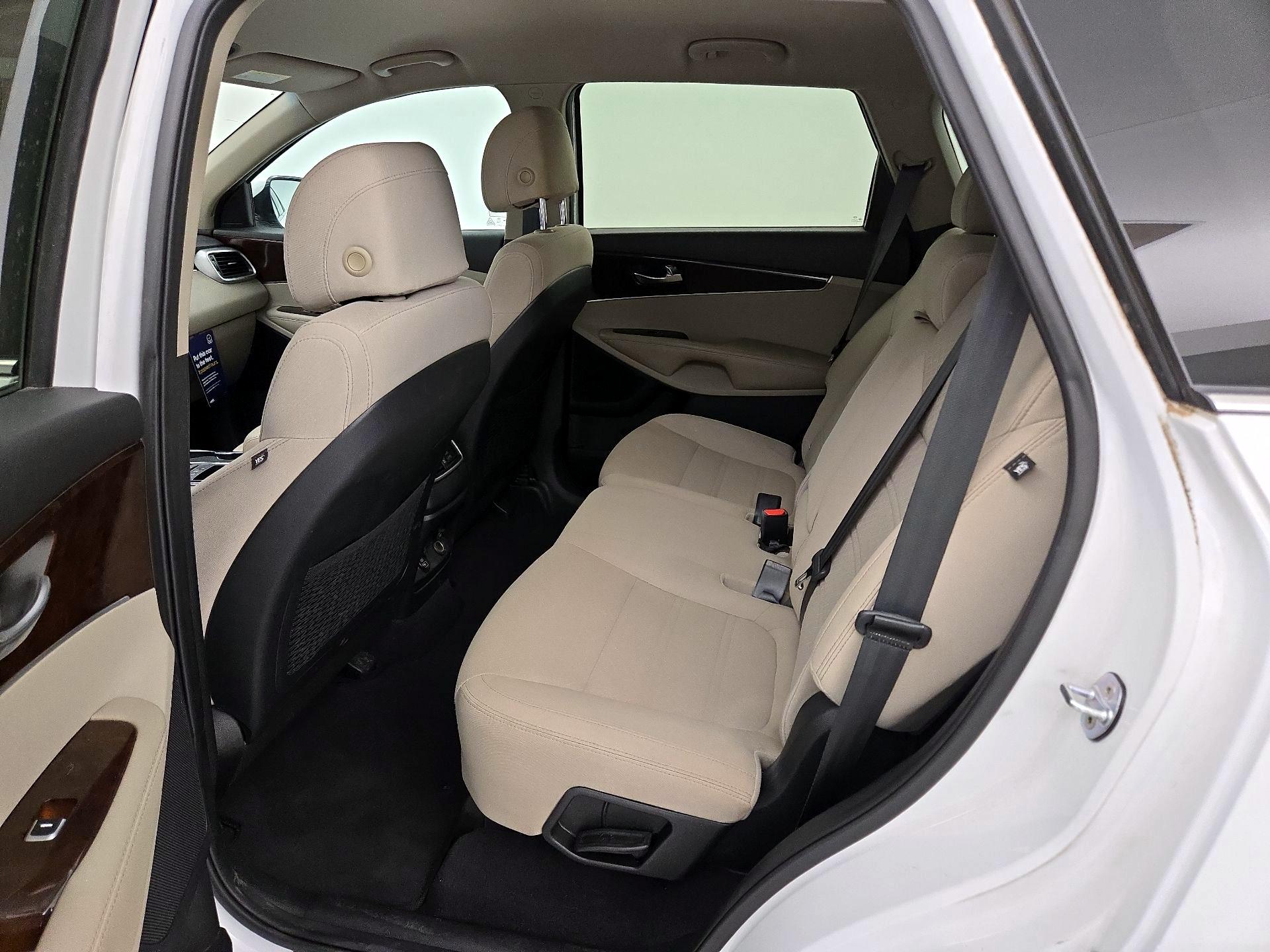 Thumbnail: 2017 Kia Sorento - 19