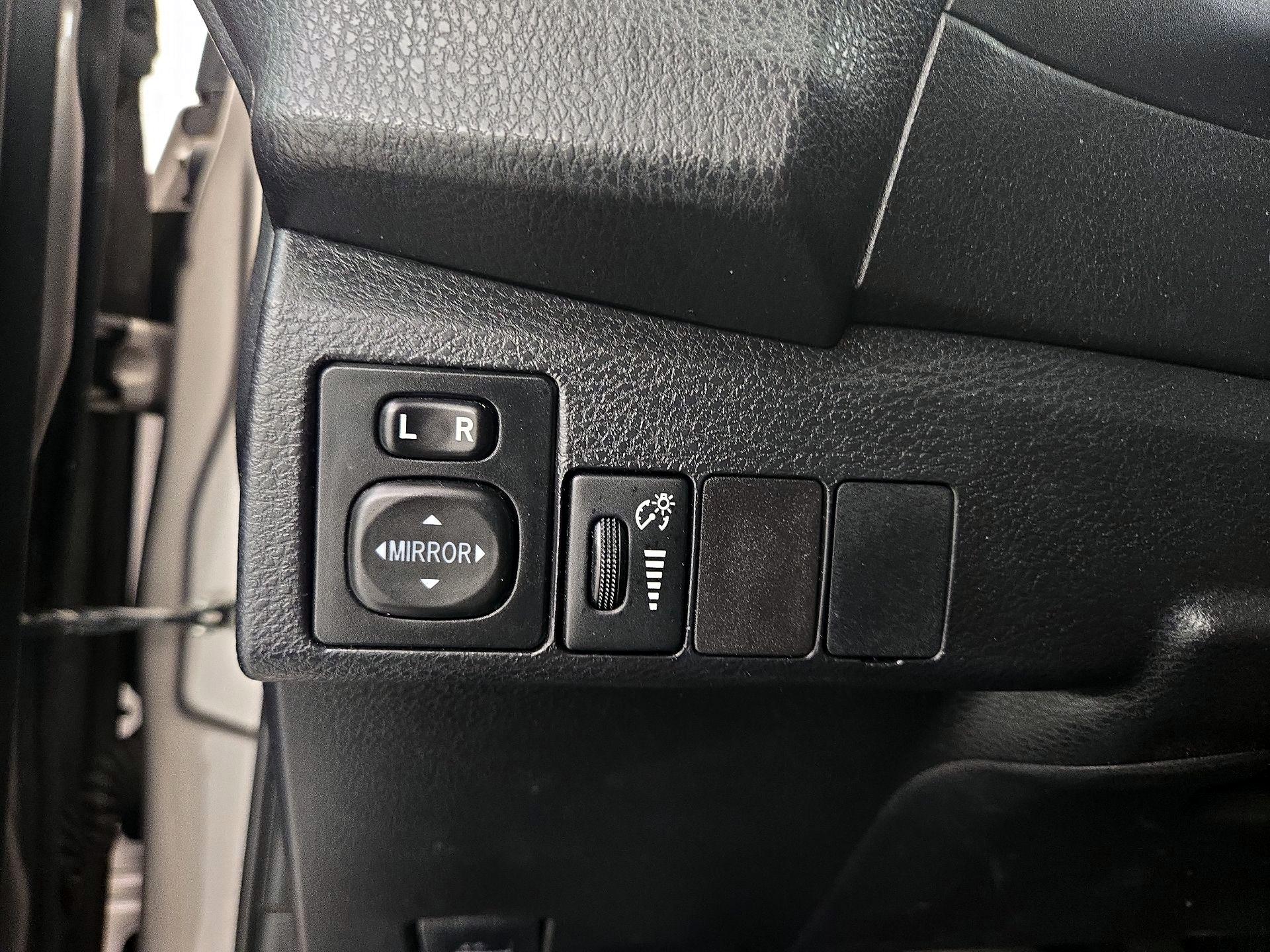 Thumbnail: 2014 Toyota Corolla - 13