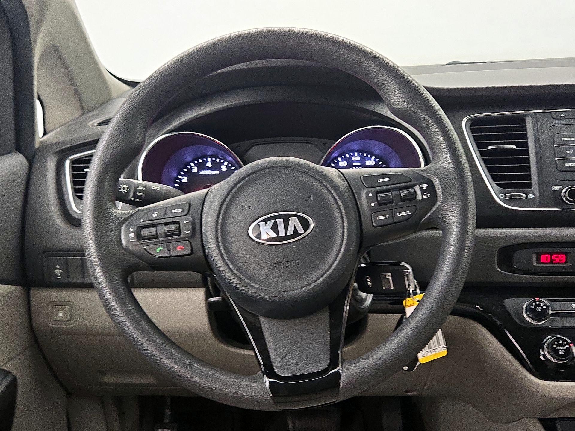 Thumbnail: 2016 Kia Sedona - 10