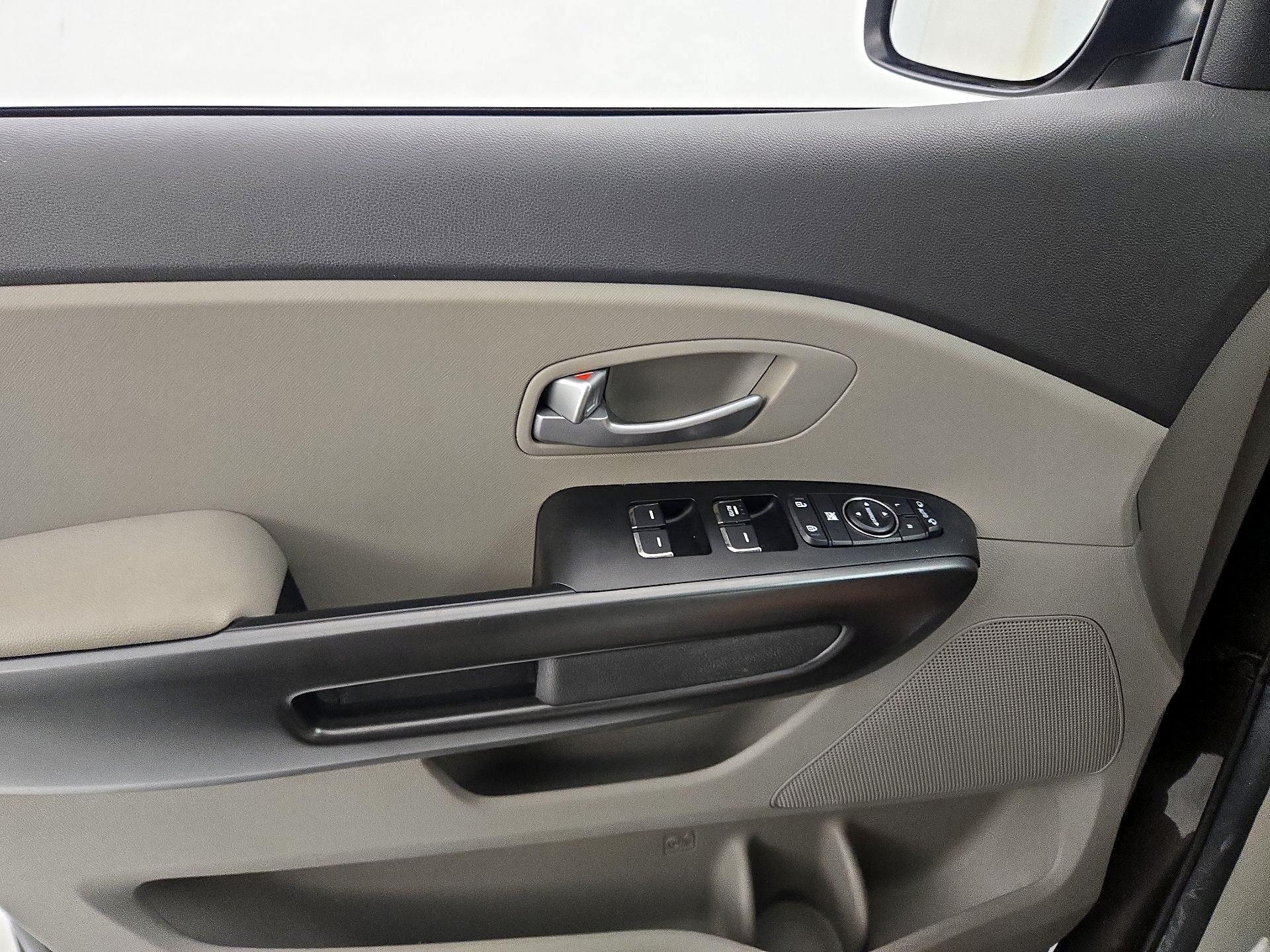Thumbnail: 2016 Kia Sedona - 12