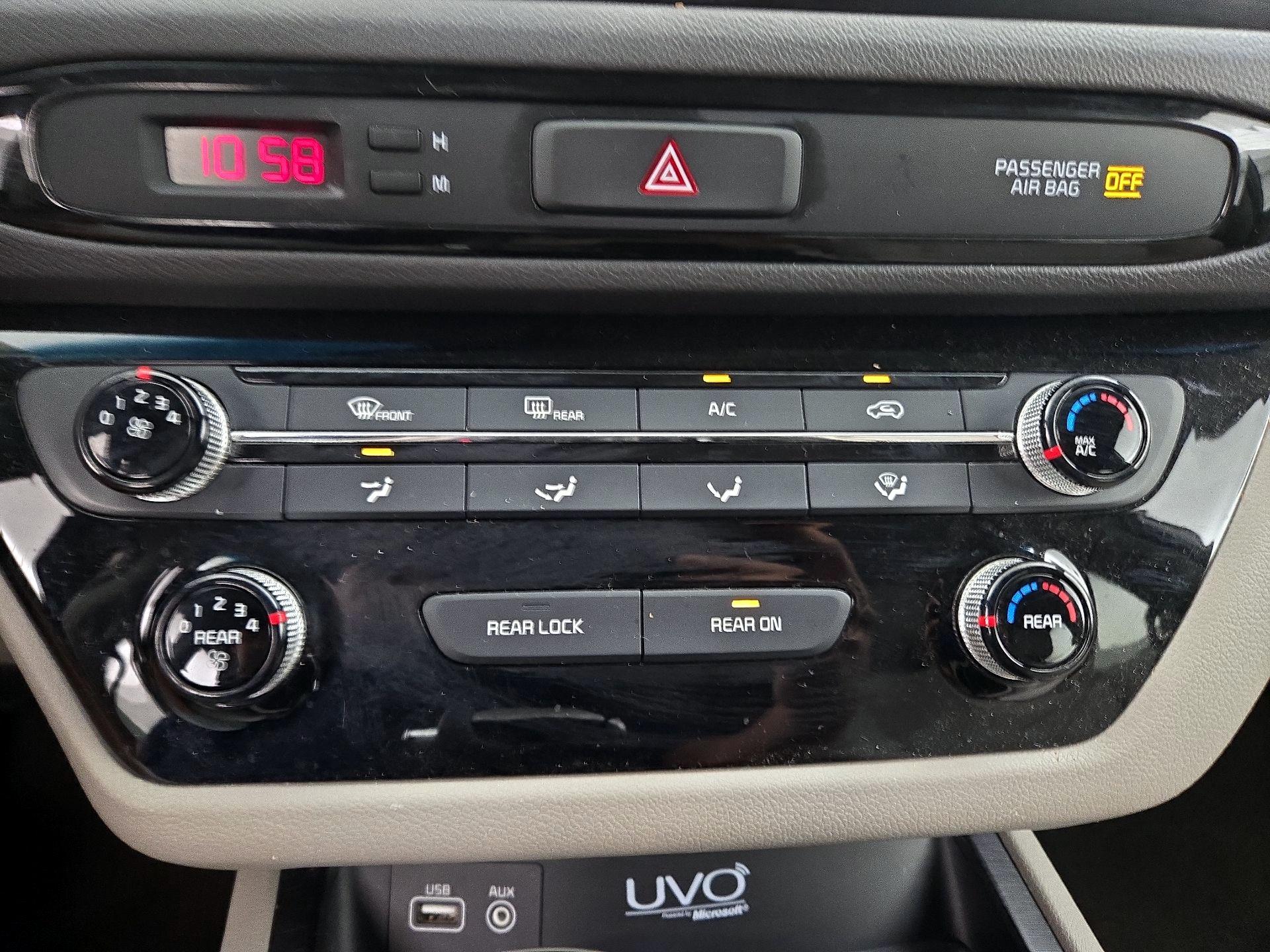 Thumbnail: 2016 Kia Sedona - 16