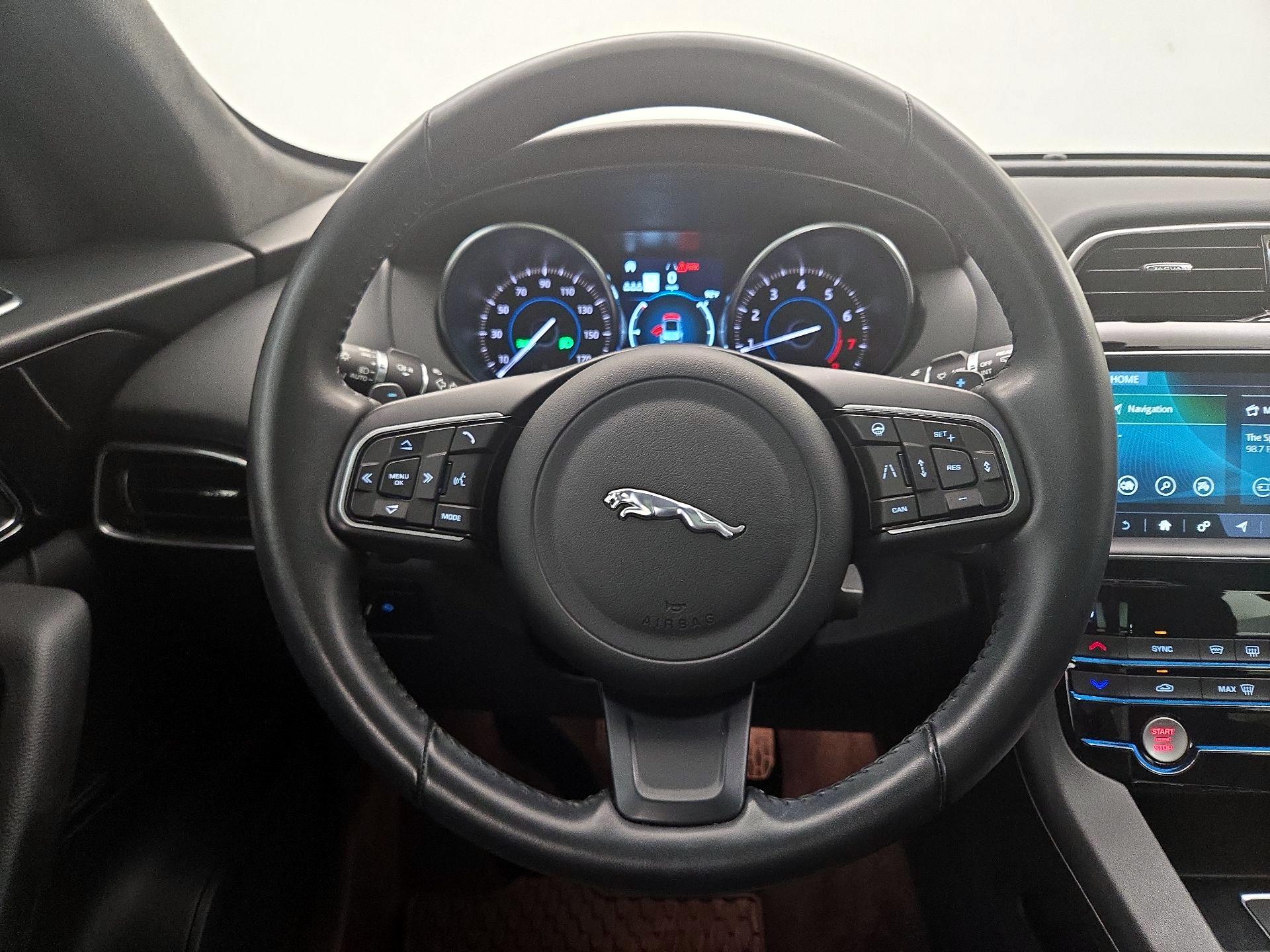 Thumbnail: 2020 Jaguar F-Pace - 10