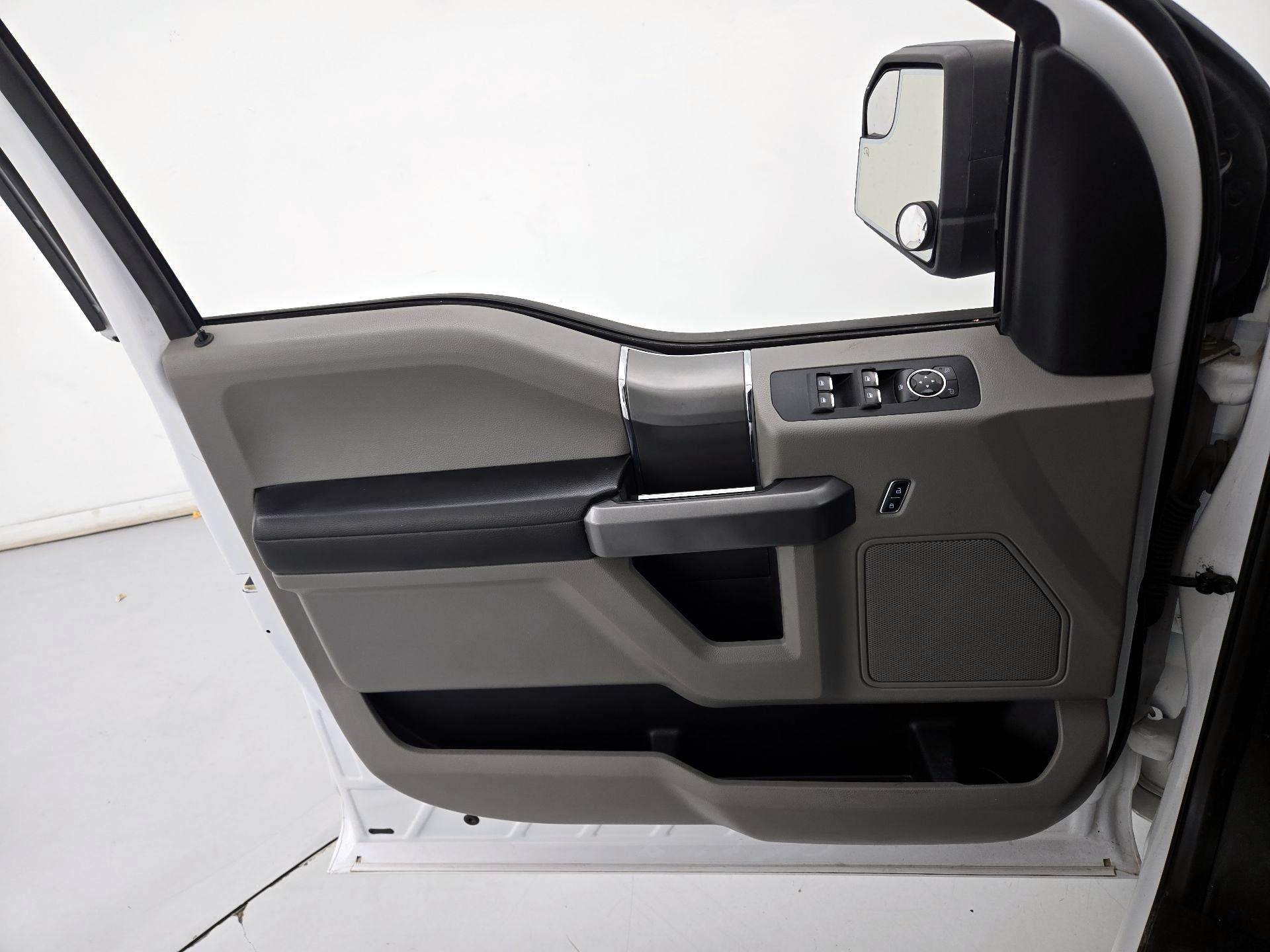 Thumbnail: 2015 Ford F-150 - 12