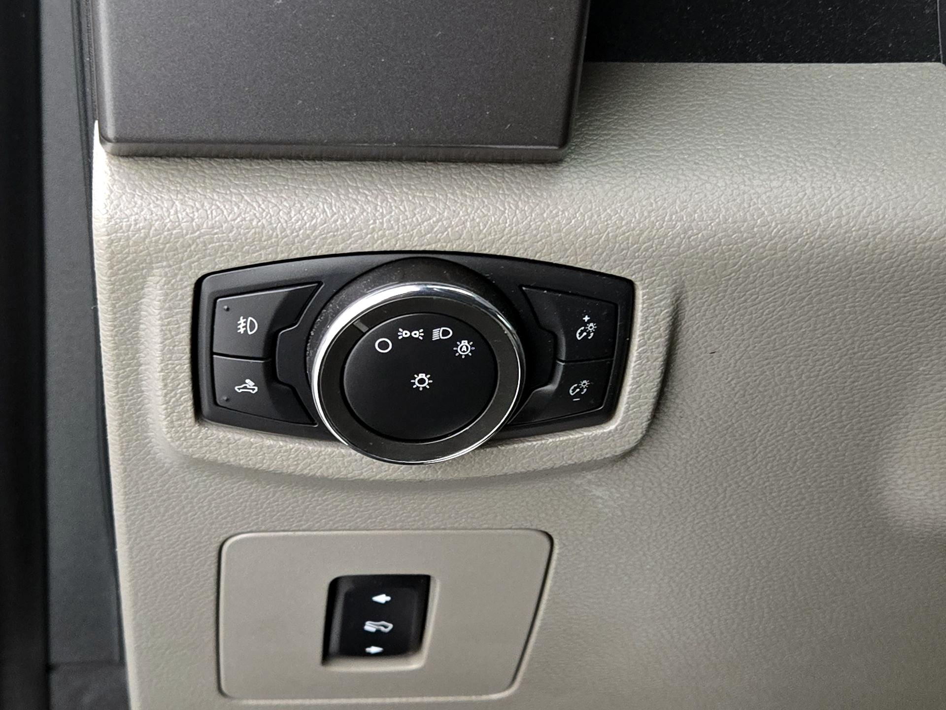 Thumbnail: 2015 Ford F-150 - 13