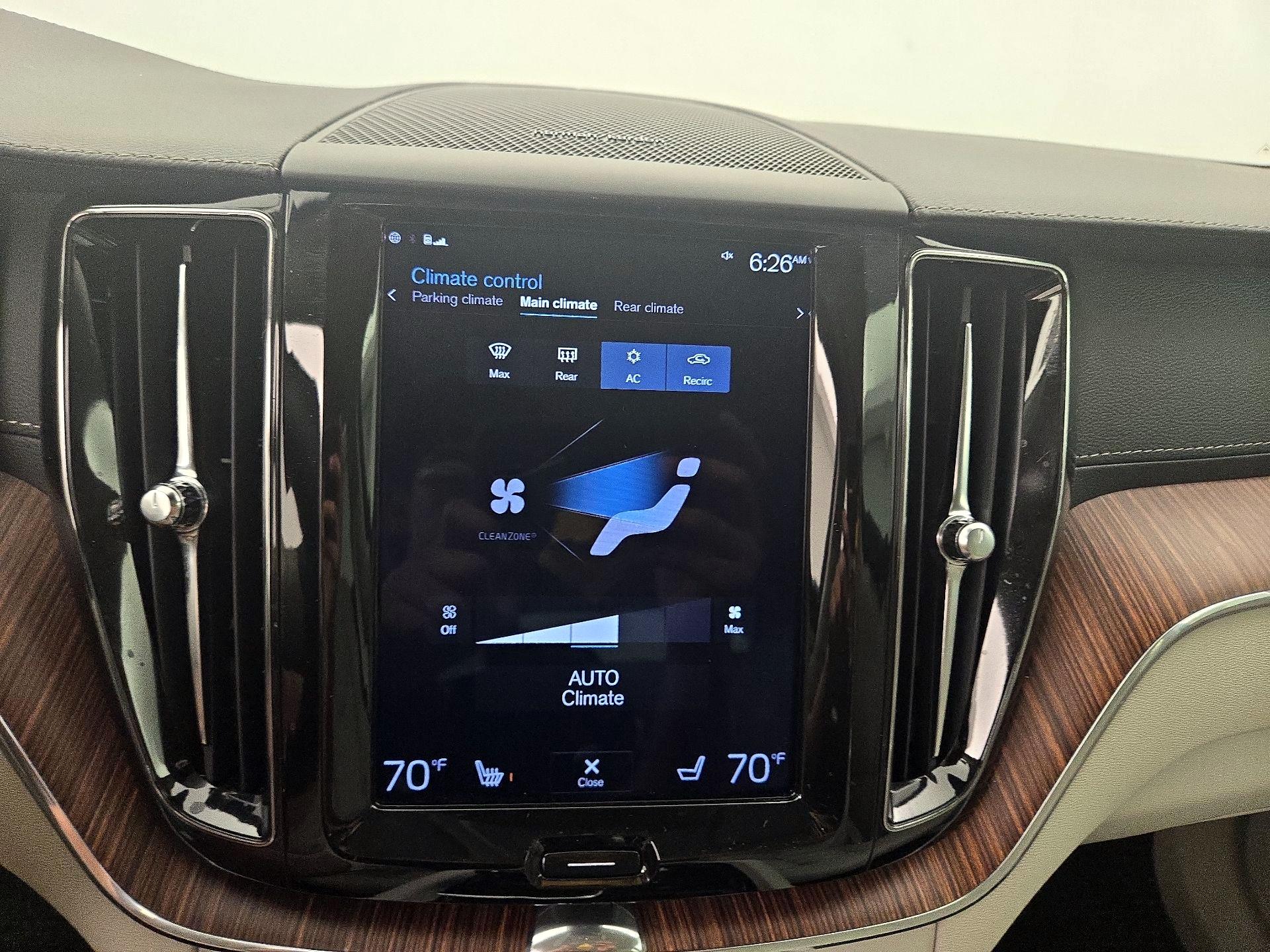 Thumbnail: 2020 Volvo XC60 - 16