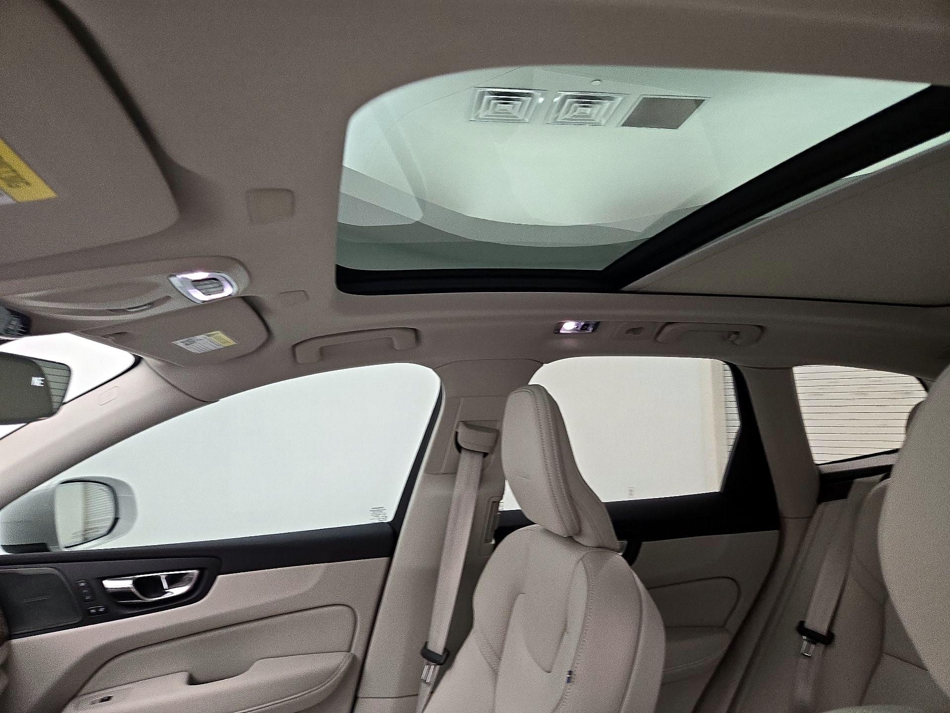 Thumbnail: 2020 Volvo XC60 - 19