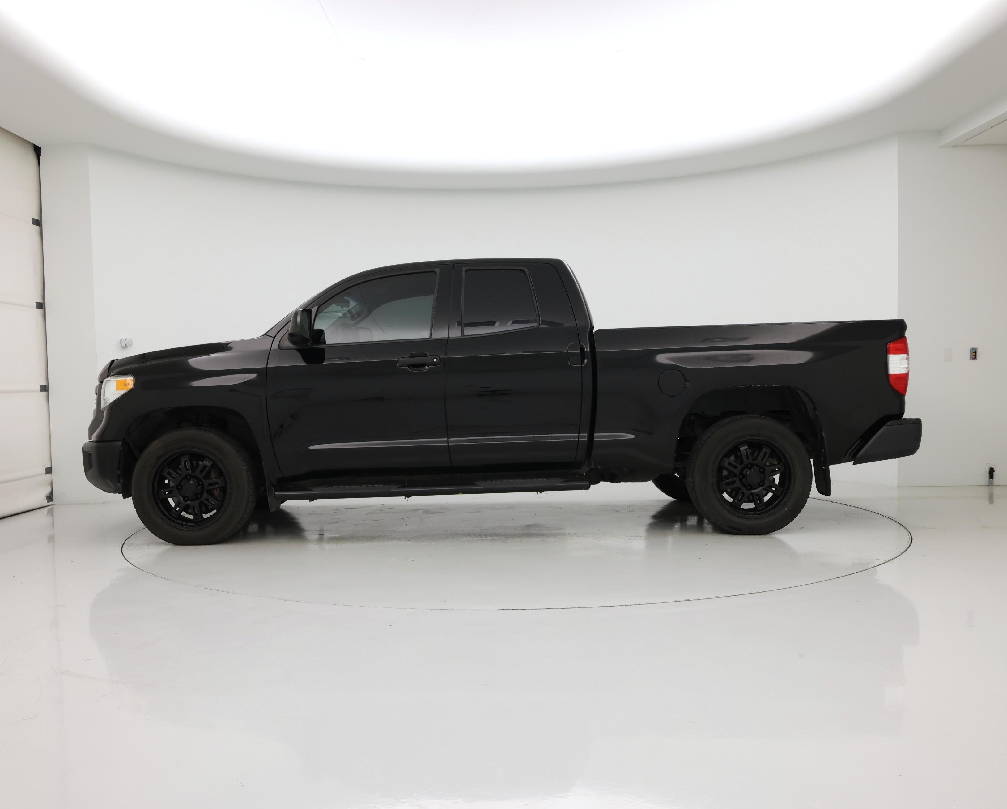 Thumbnail: 2017 Toyota Tundra - 3