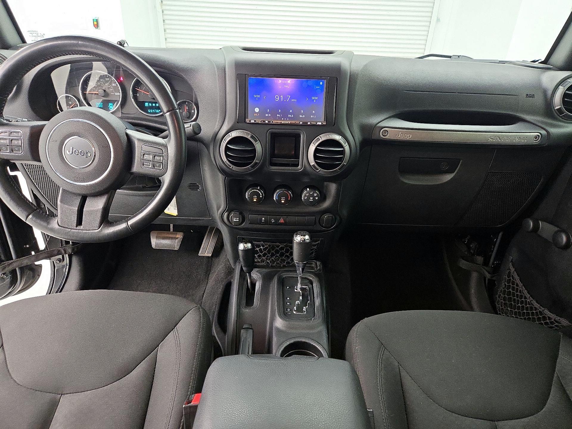 Thumbnail: 2016 Jeep Wrangler - 9