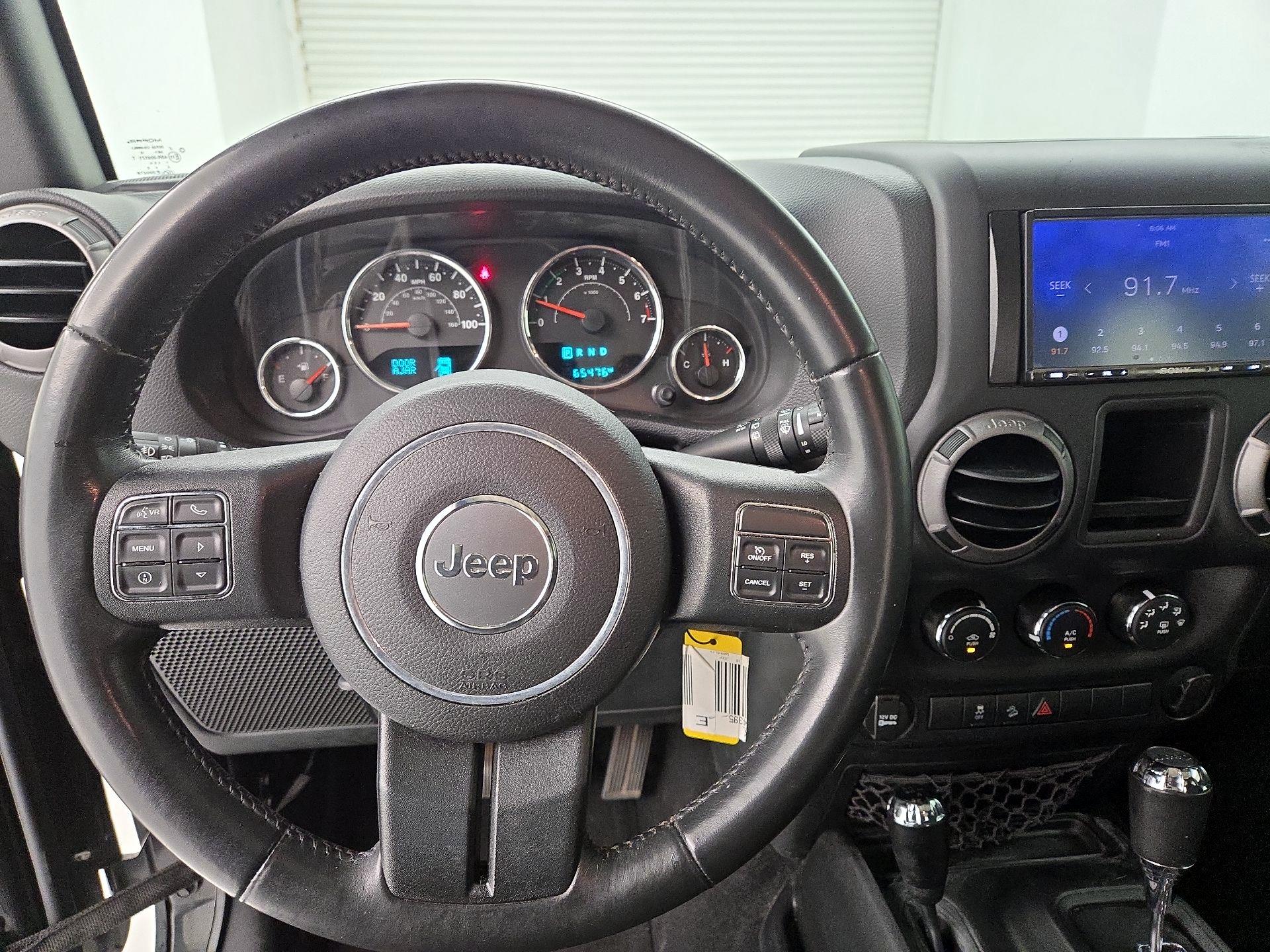 Thumbnail: 2016 Jeep Wrangler - 10