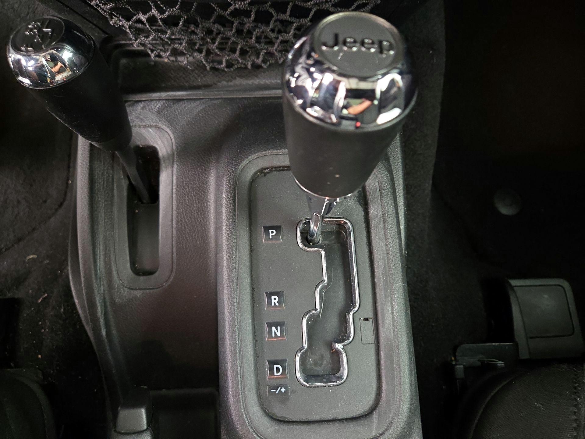 Thumbnail: 2016 Jeep Wrangler - 15