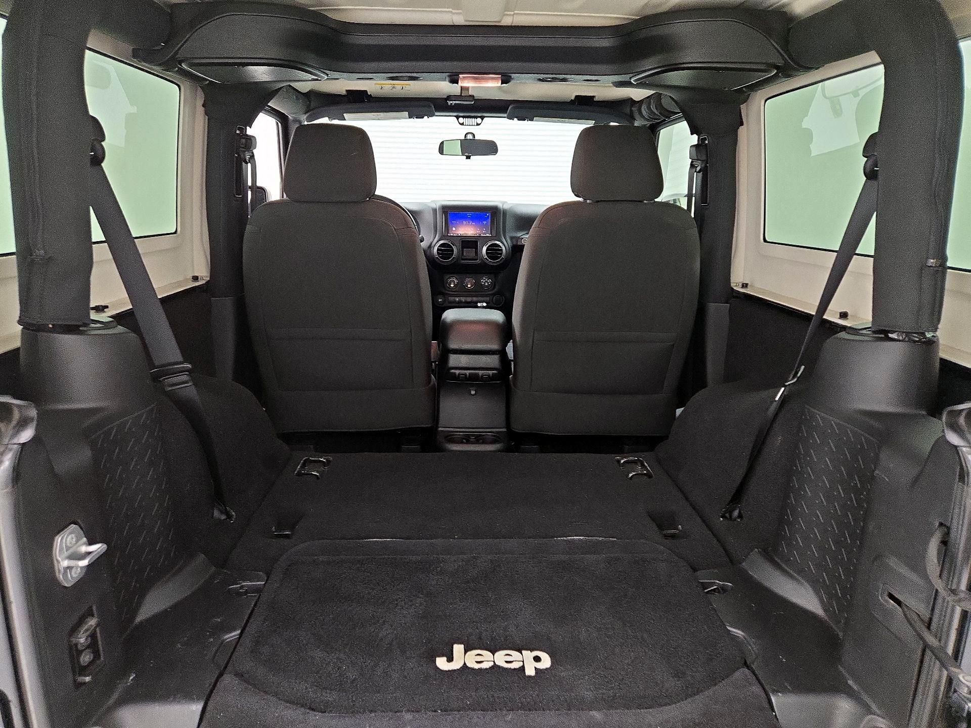 Thumbnail: 2016 Jeep Wrangler - 16