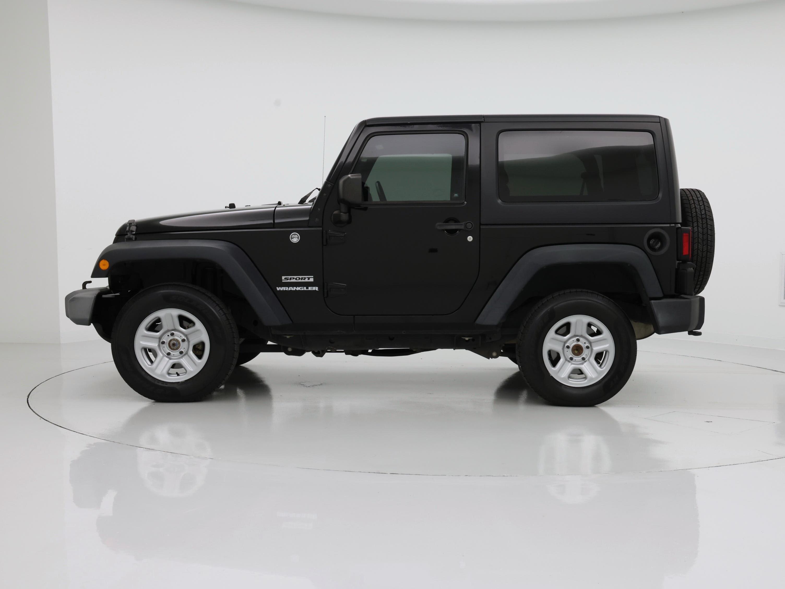 Thumbnail: 2016 Jeep Wrangler - 3