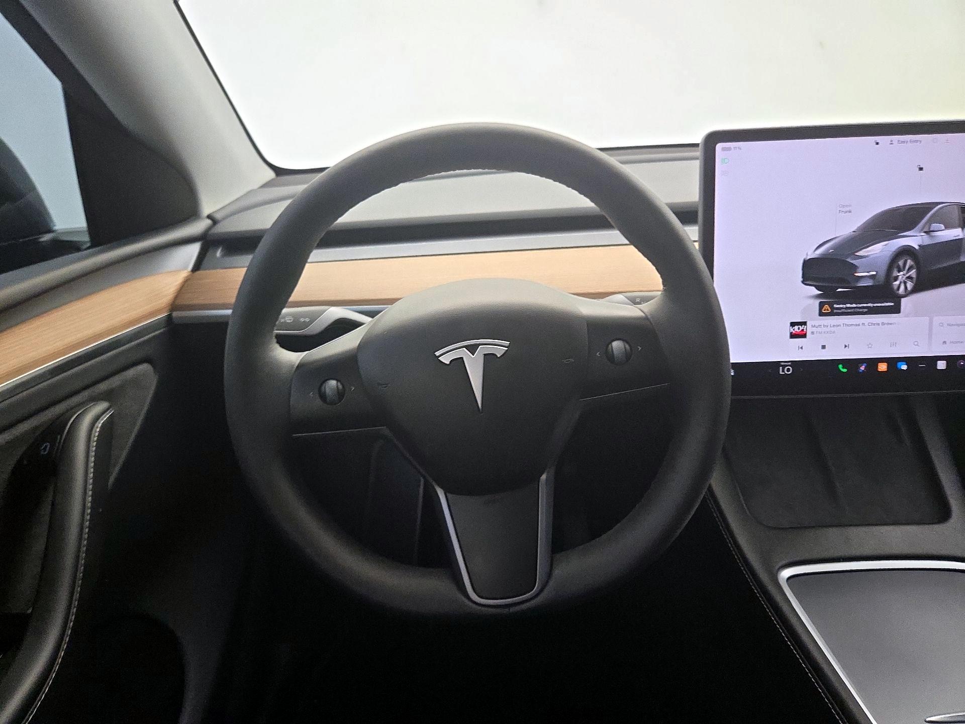 Thumbnail: 2023 Tesla Model Y - 10