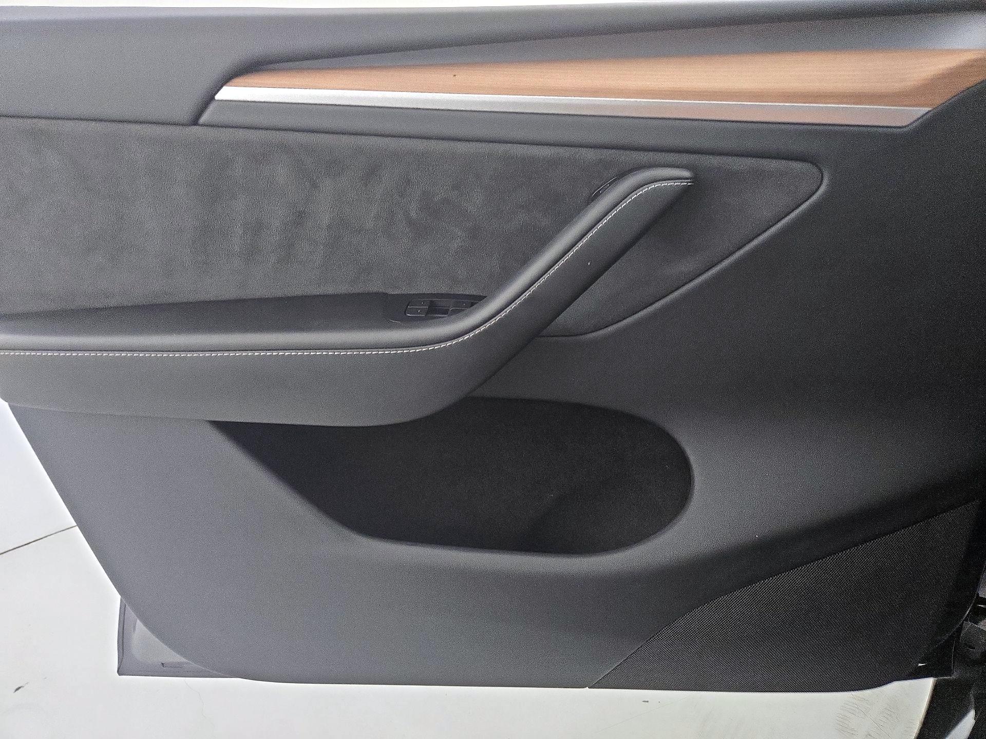 Thumbnail: 2023 Tesla Model Y - 12