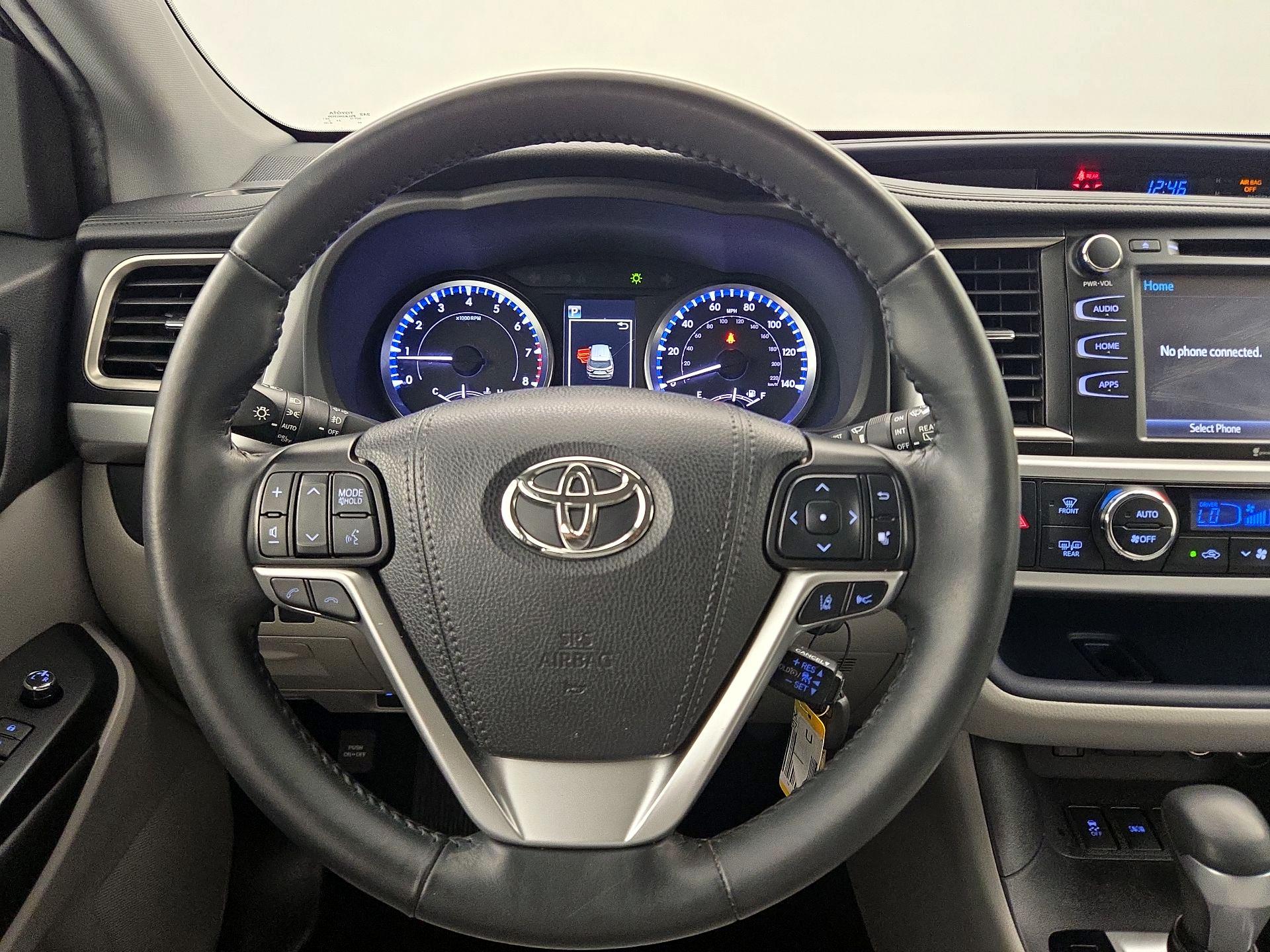 Thumbnail: 2019 Toyota Highlander - 10