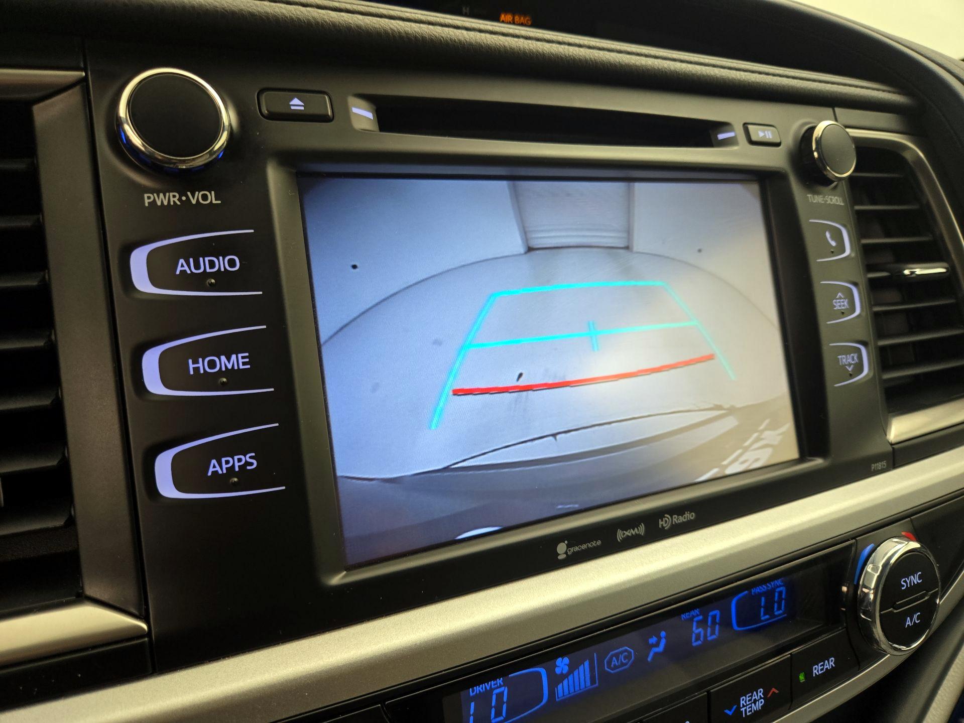 Thumbnail: 2019 Toyota Highlander - 14