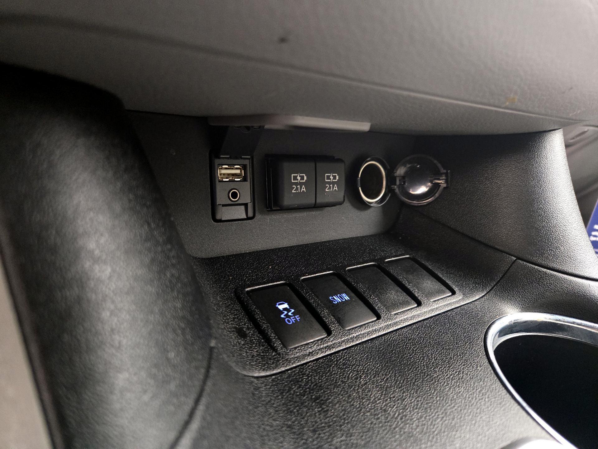 Thumbnail: 2019 Toyota Highlander - 18