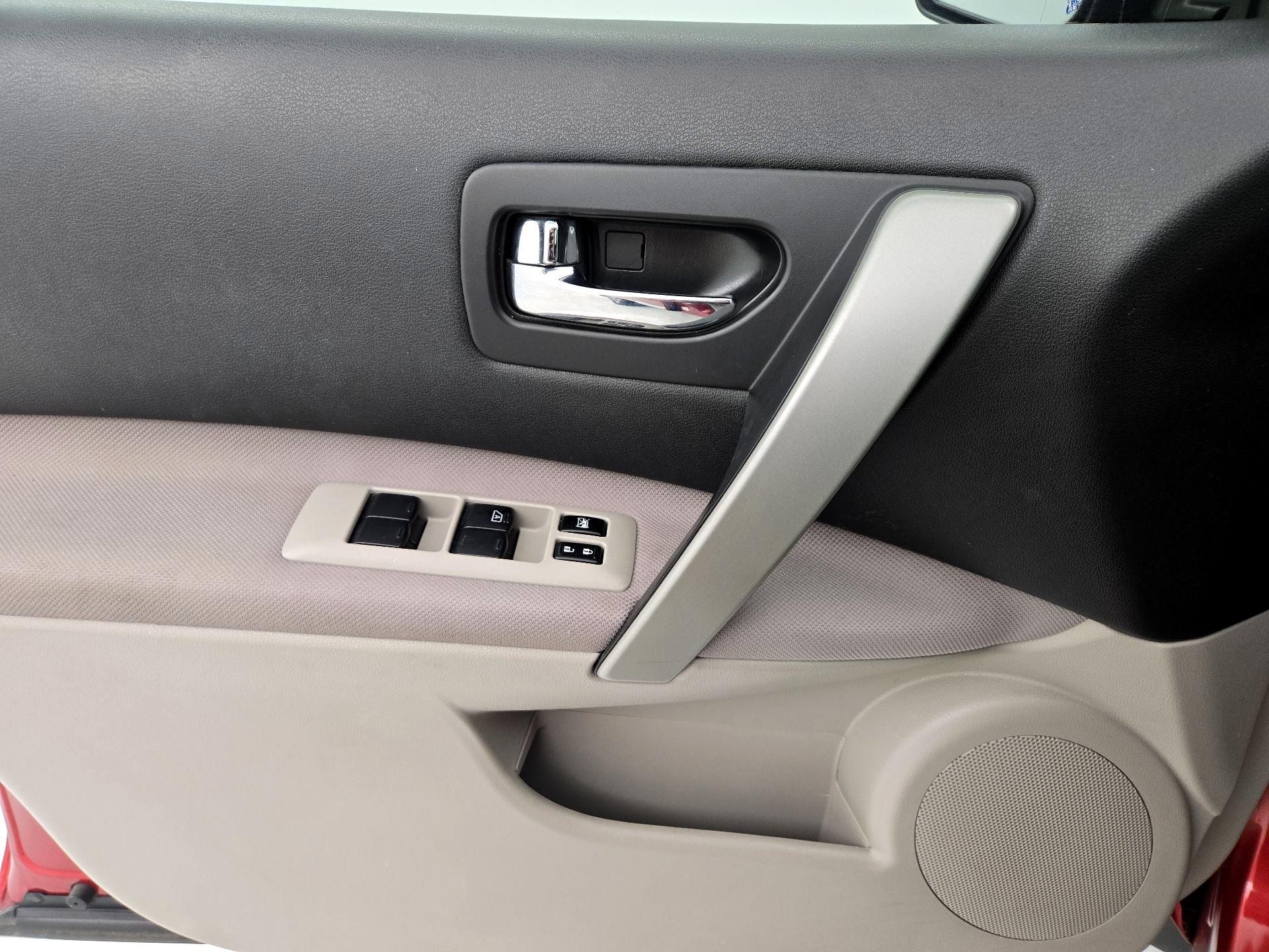 Thumbnail: 2013 Nissan Rogue - 12