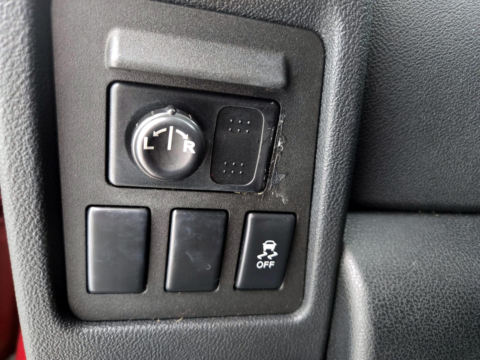 Thumbnail: 2013 Nissan Rogue - 13